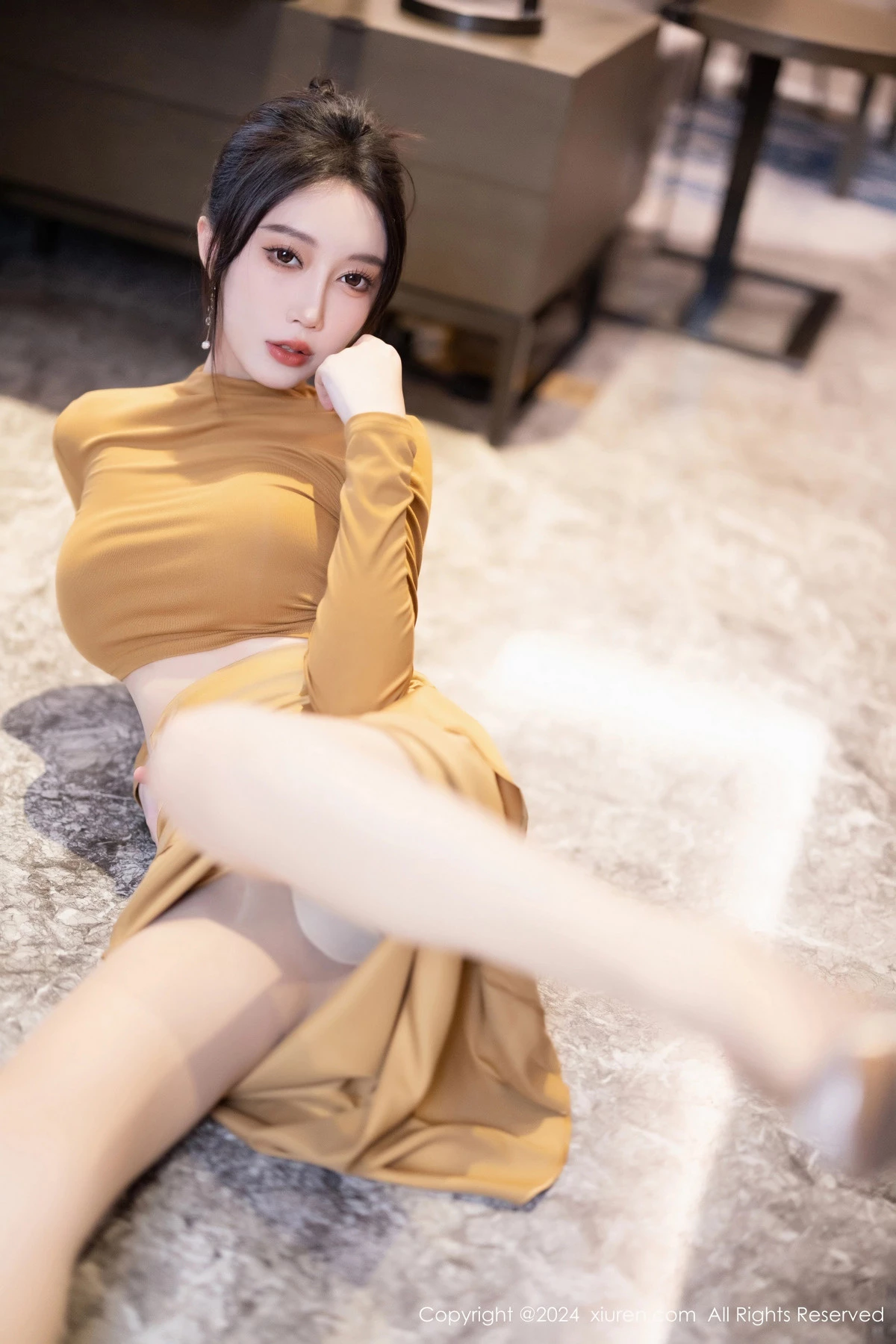秀人集.com_[XiuRen秀人网]No.8574_模特玥儿玥性感黄色长裙配原色丝袜+黑色情趣内衣惹火诱惑写真81P