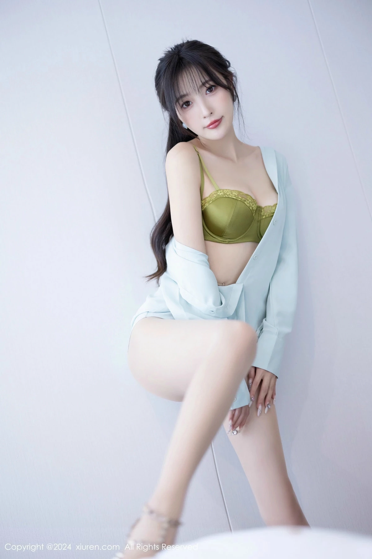秀人集.com_[XiuRen秀人网]No.8589_模特林星阑性感浅绿衬衫配白短裙露超薄肉丝秀曼妙身姿诱惑写真86P