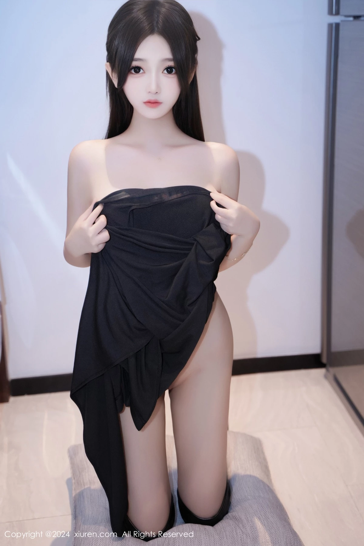 秀人集.com_[XiuRen秀人网]No.8623_模特奶茶味的包子性感黑色连衣长裙配黑皮靴秀丰腴身材诱惑写真62P