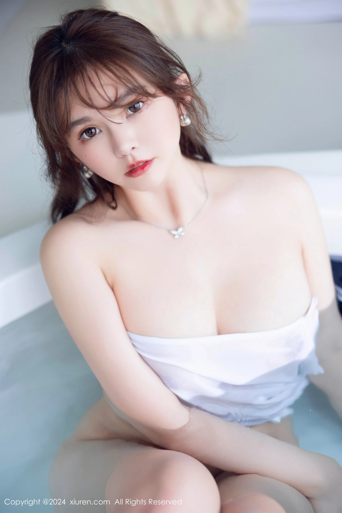秀人集.com_[XiuRen秀人网]No.8624_模特张思允Nice性感白色水手服饰配无内肉丝秀丰满身材诱惑写真84P