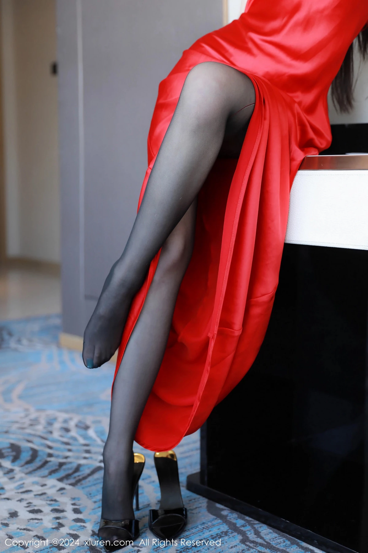 秀人集.com_[XiuRen秀人网]No.8630_模特奶瓶性感红色长裙露黑色内衣配超薄黑丝秀曼妙身姿诱惑写真90P