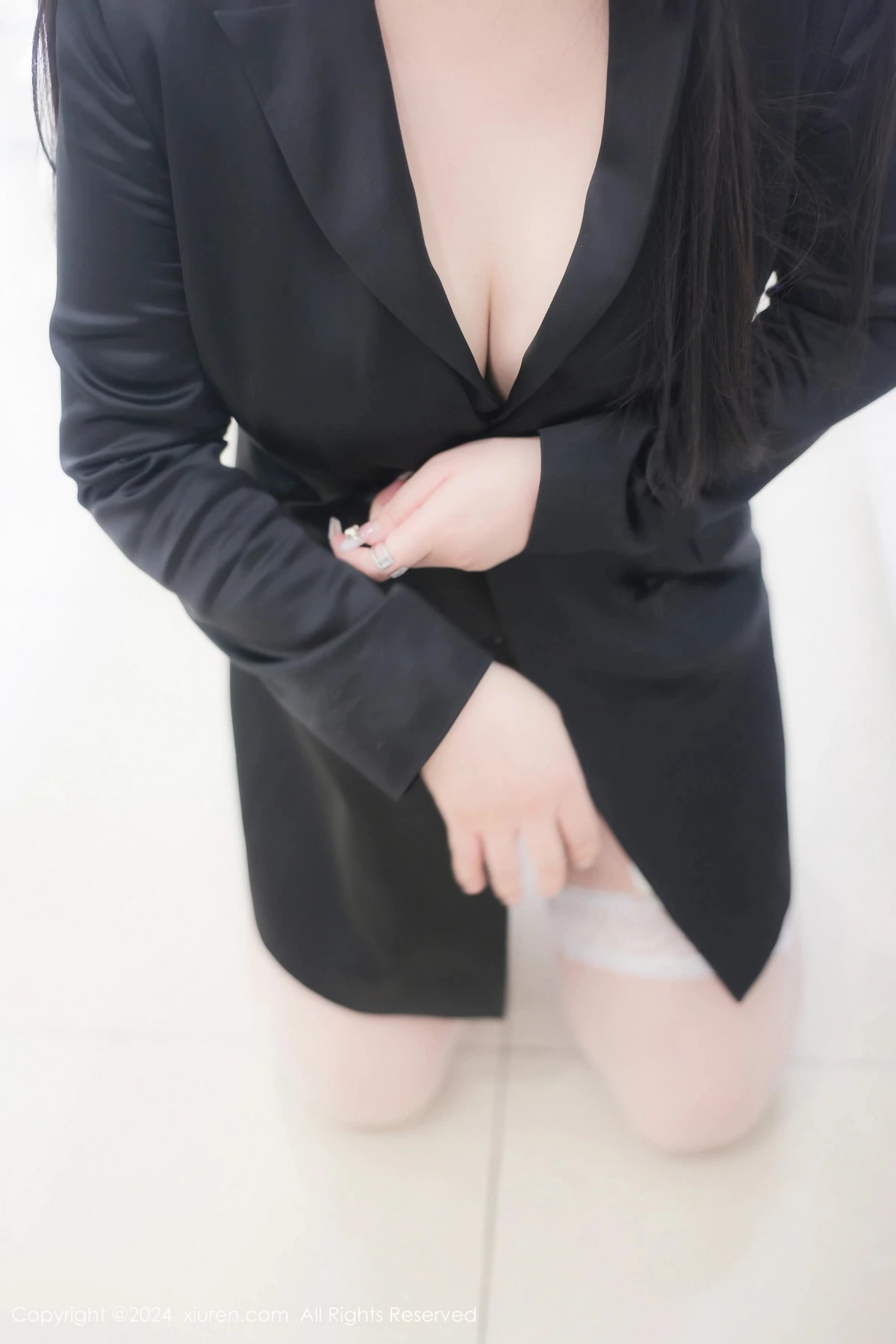 秀人集.com_[XiuRen秀人网]No.8642_模特王婉悠Queen性感白色内衣配白丝吊袜秀惹火身材诱惑写真86P