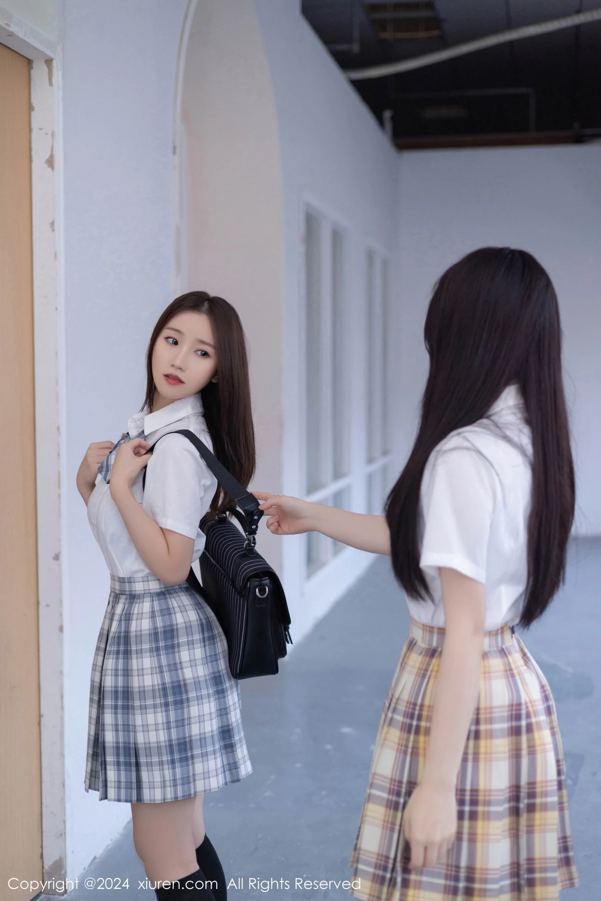 秀人集.com_[XiuRen秀人网]No.8654_模特杏子Yada教室场景性感白色学妹制服露灰色内衣惹火诱惑写真86P