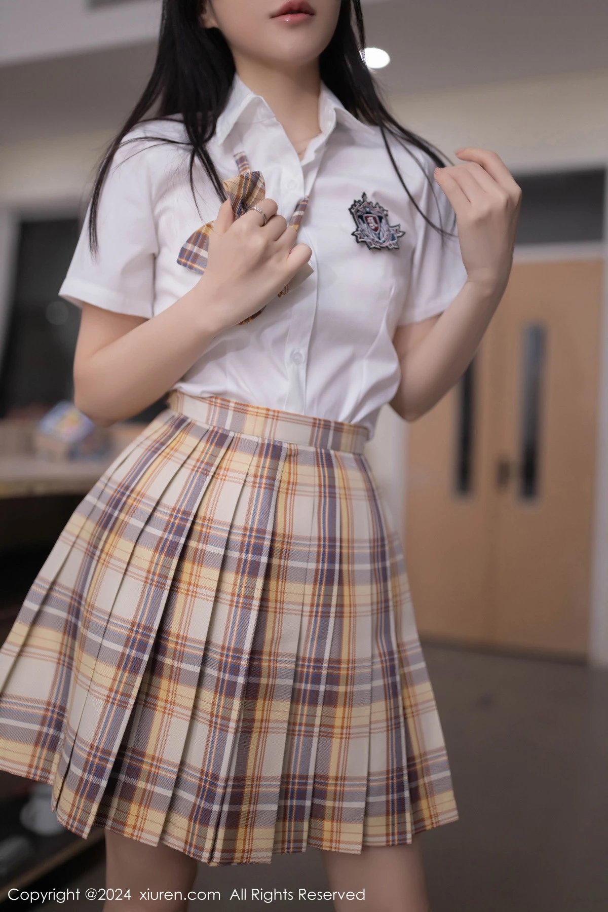 秀人集.com_[XiuRen秀人网]No.8654_模特杏子Yada教室场景性感白色学妹制服露灰色内衣惹火诱惑写真86P