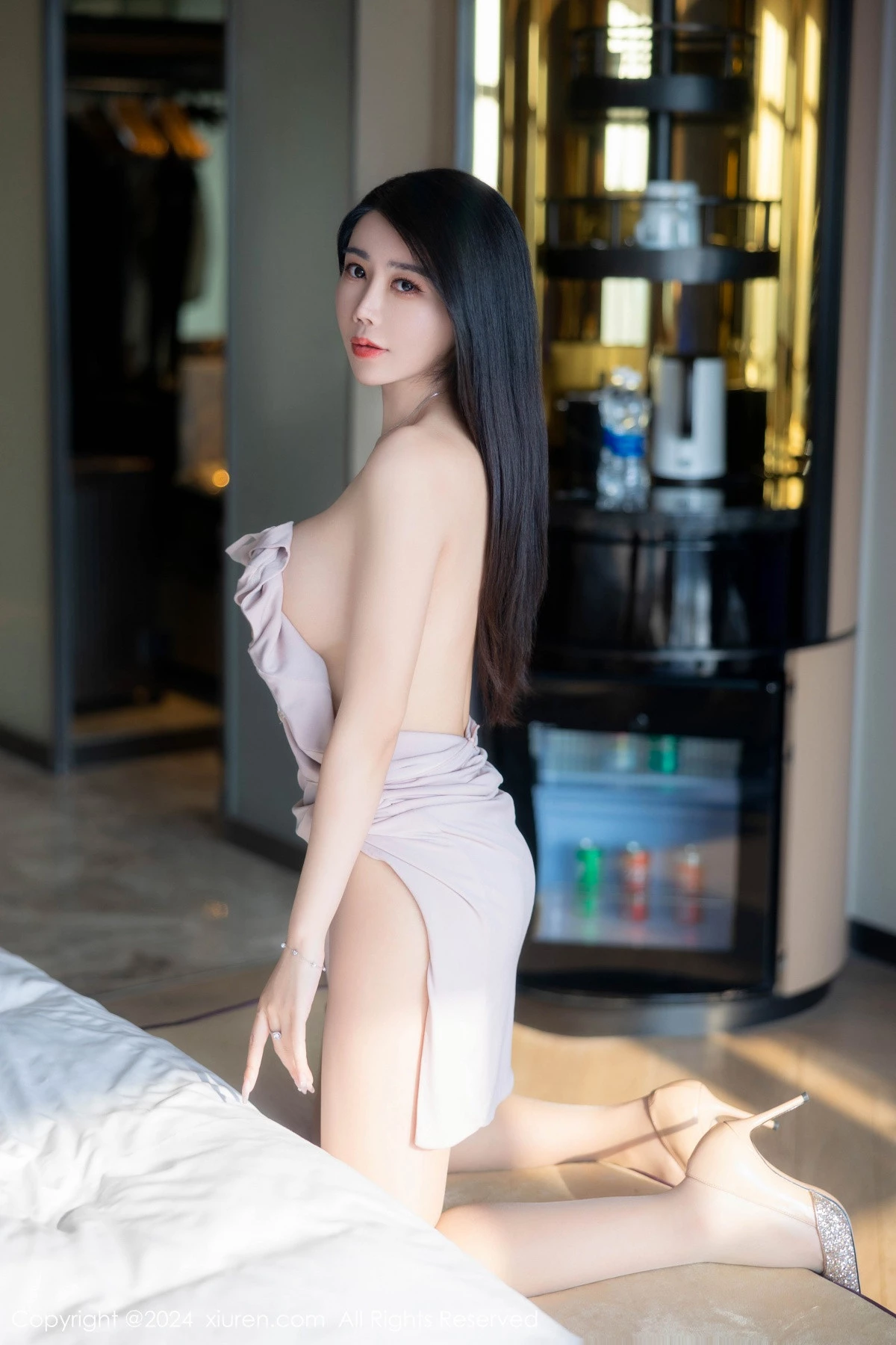 秀人集.com_[XiuRen秀人网]No.8655_模特李若汐性感粉色服饰配超薄无内肉丝秀丰腴惹火身材诱惑写真83P