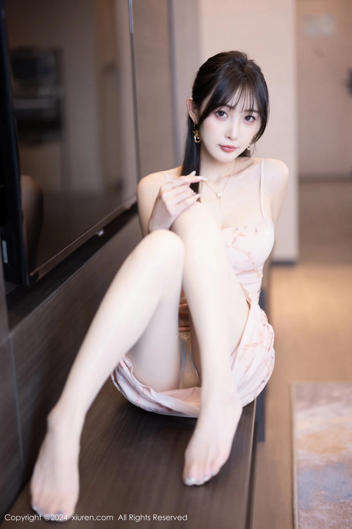 秀人集.com_[XiuRen秀人网]No.8682_模特林星阑性感浅粉色连衣裙+灰色连体内衣秀曼妙身姿诱惑写真82P