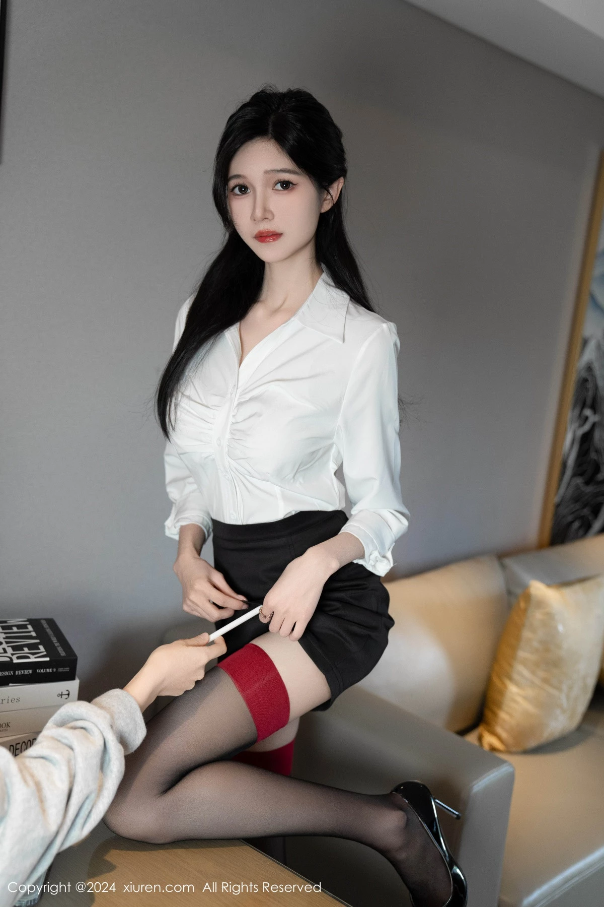 秀人集.com_[XiuRen秀人网]No.8697_模特程程程性感OL服饰露紫色内衣配黑丝袜秀苗条身材迷人写真93P