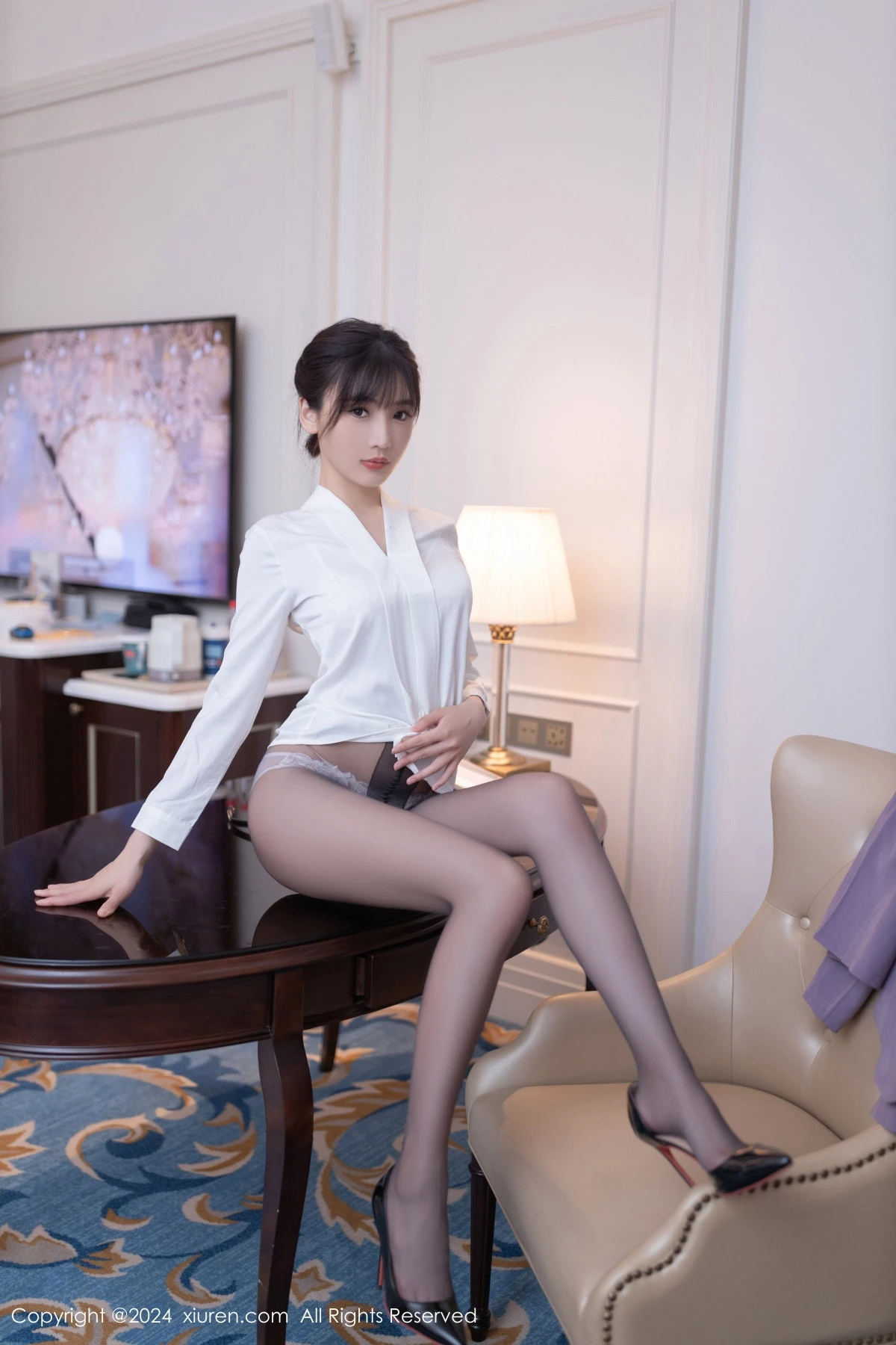秀人集.com_[XiuRen秀人网]No.8700_模特陆萱萱性感白T配紫短裙露白色内衣配超薄黑丝极致魅惑写真81P