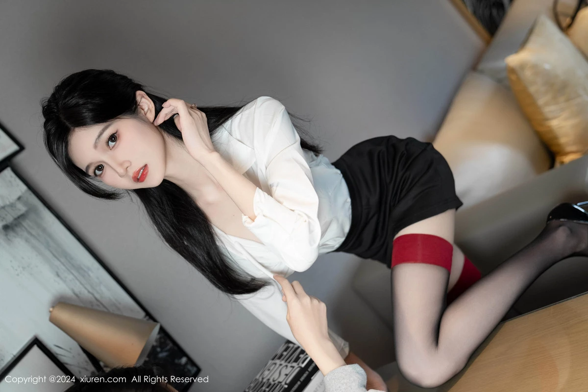 秀人集.com_[XiuRen秀人网]No.8697_模特程程程性感OL服饰露紫色内衣配黑丝袜秀苗条身材迷人写真93P