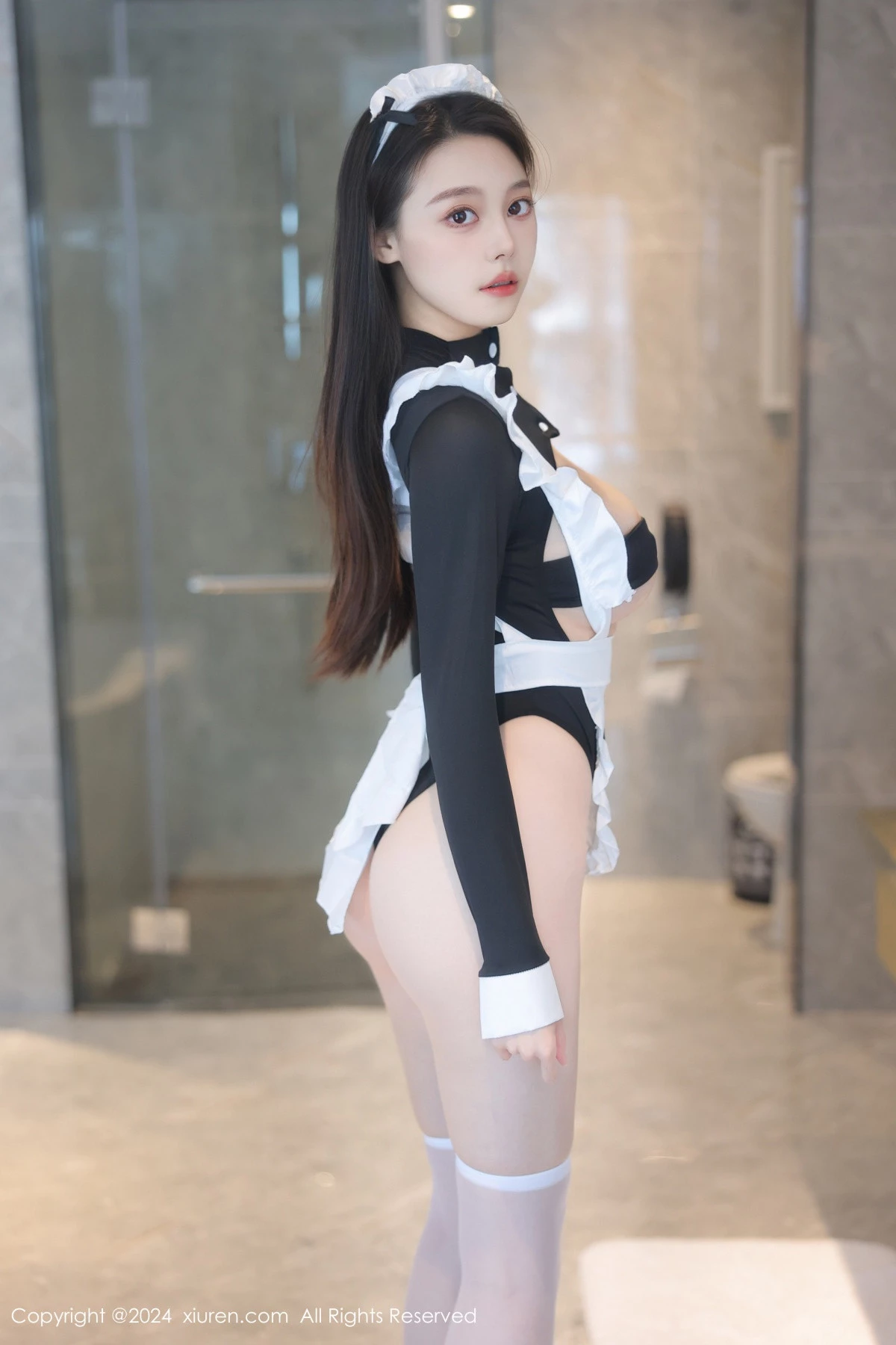 秀人集.com_[XiuRen秀人网]No.8706_模特清妙性感黑白露胸女仆服饰配白丝袜秀豪乳翘臀惹火诱惑写真82P