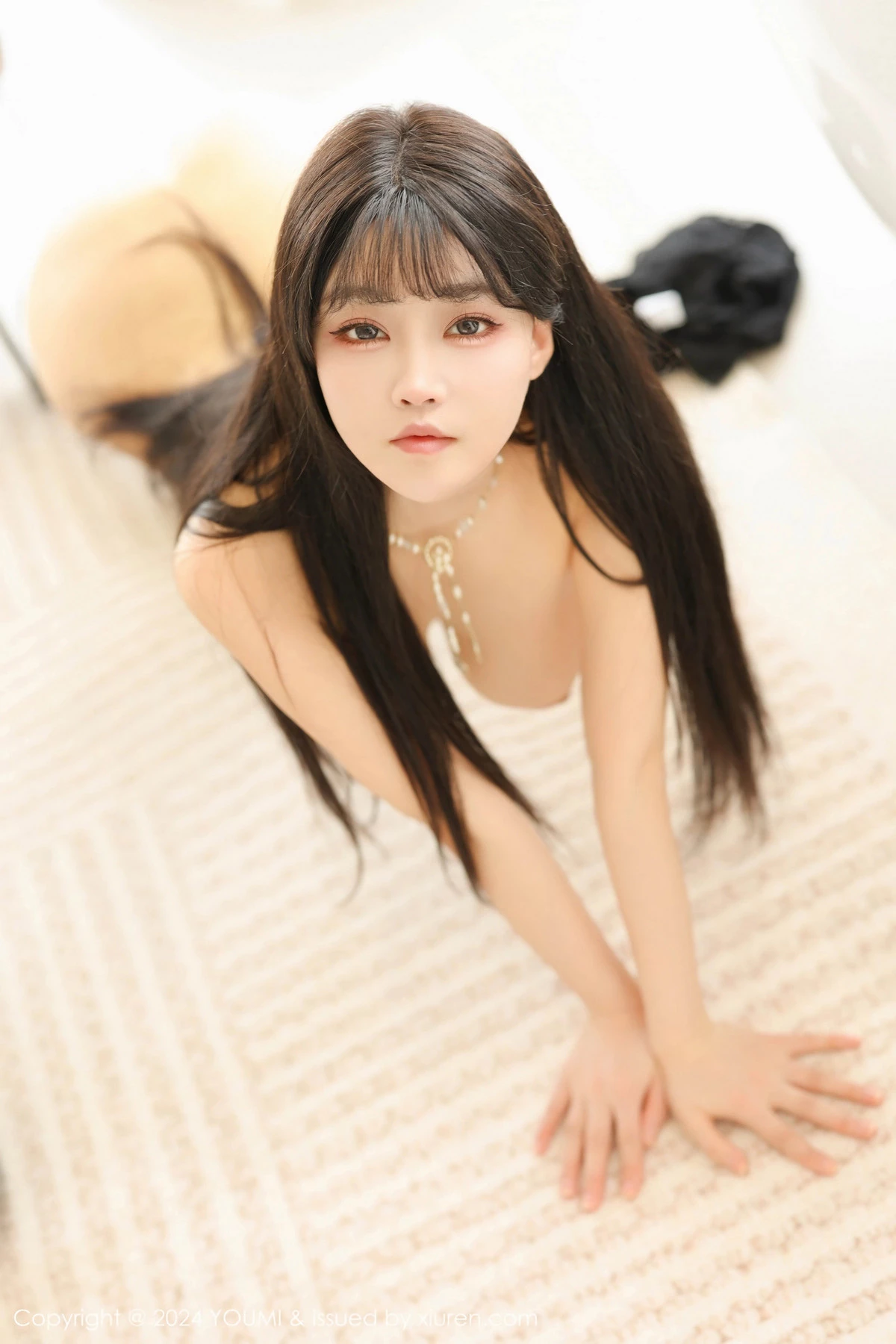 秀人集.com_[YouMi尤蜜荟]Vol.1079_女神朱可儿Flora性感黑色薄纱蕾丝服饰配开档黑丝极致魅惑写真70P
