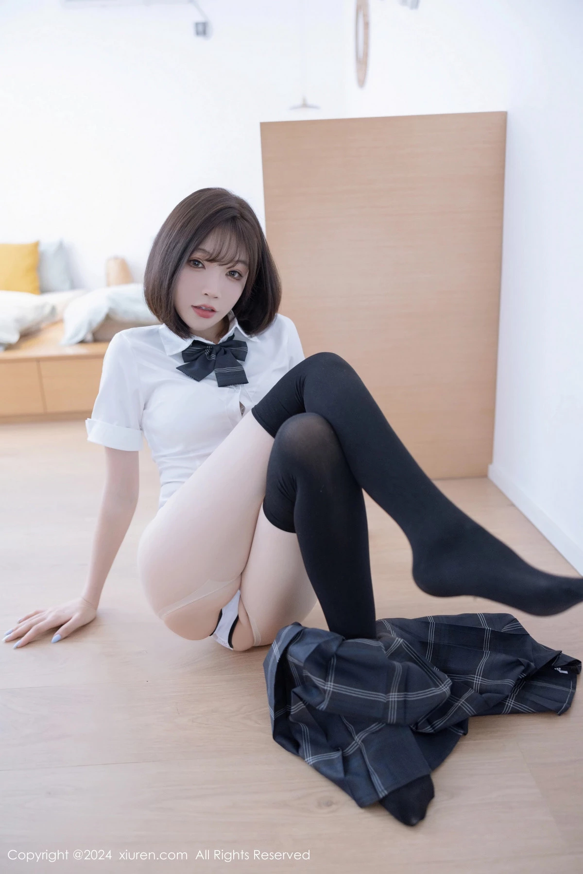 秀人集.com_[XiuRen秀人网]No.8785_女神徐莉芝Booty性感学生制服短裙配黑丝袜秀曼妙身姿诱惑写真100P