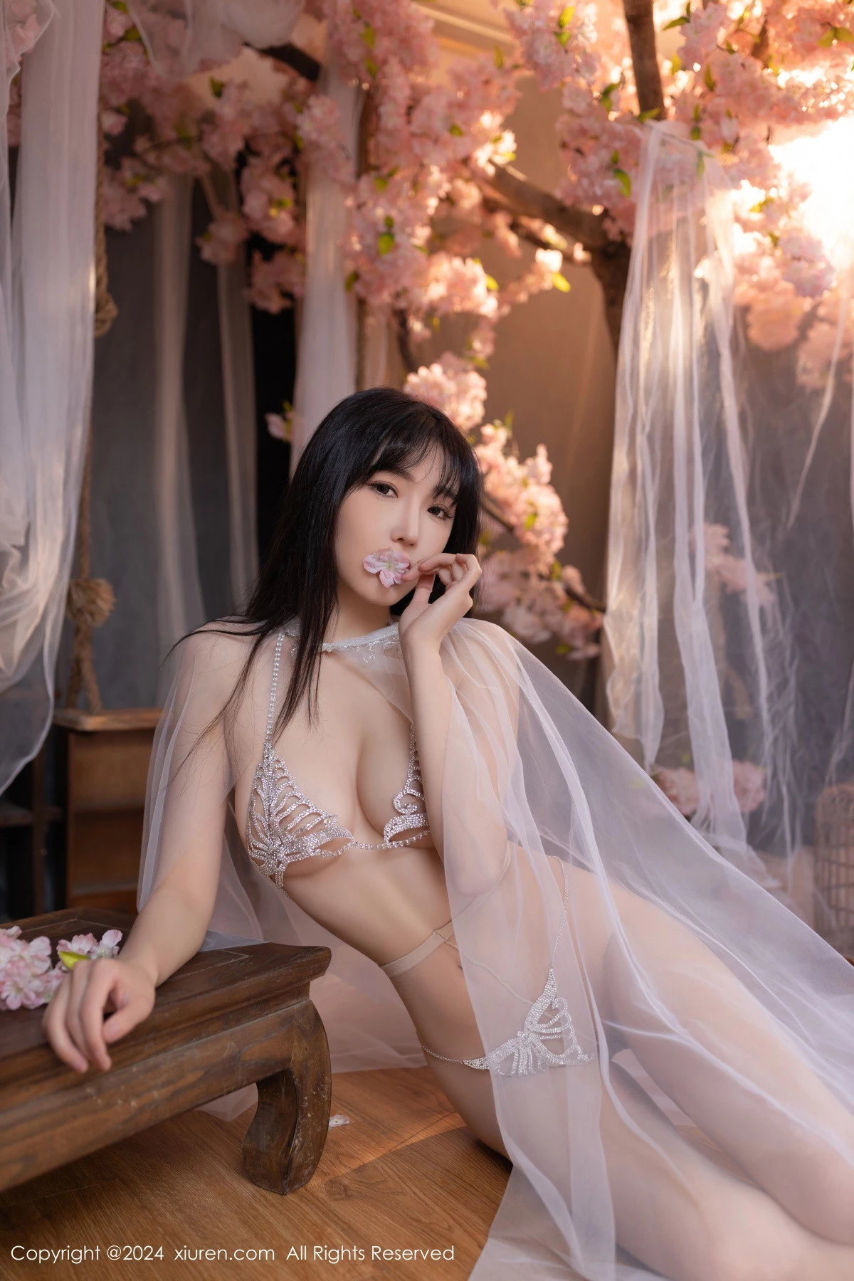 秀人集.com_[XiuRen秀人网]No.8807_模特陆萱萱性感白色轻透网纱配白色珍珠内衣秀惹火身材诱惑写真80P