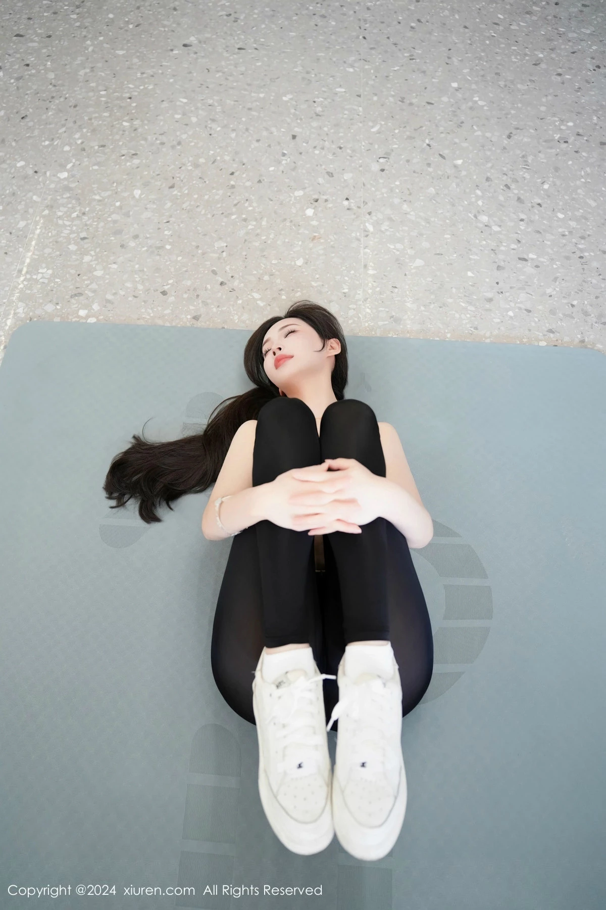 秀人集.com_[XiuRen秀人网]No.8810_女神Carol周妍希性感黑色运动套装配超薄黑丝秀完美身材诱惑写真100P