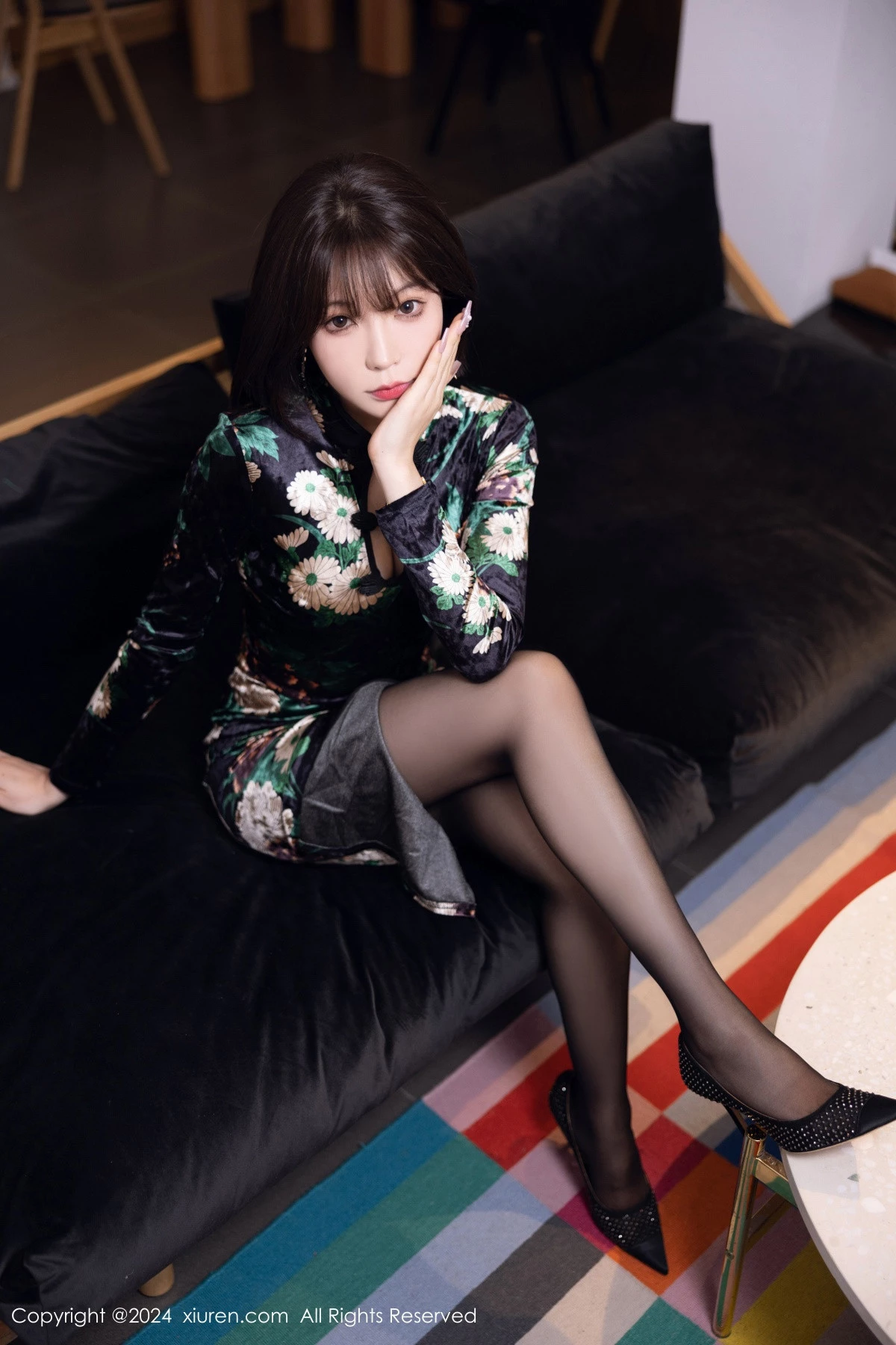 秀人集.com_[XiuRen秀人网]No.8876_女神徐莉芝Booty性感深色图案旗袍配超薄黑丝秀曼妙身姿诱惑写真88P