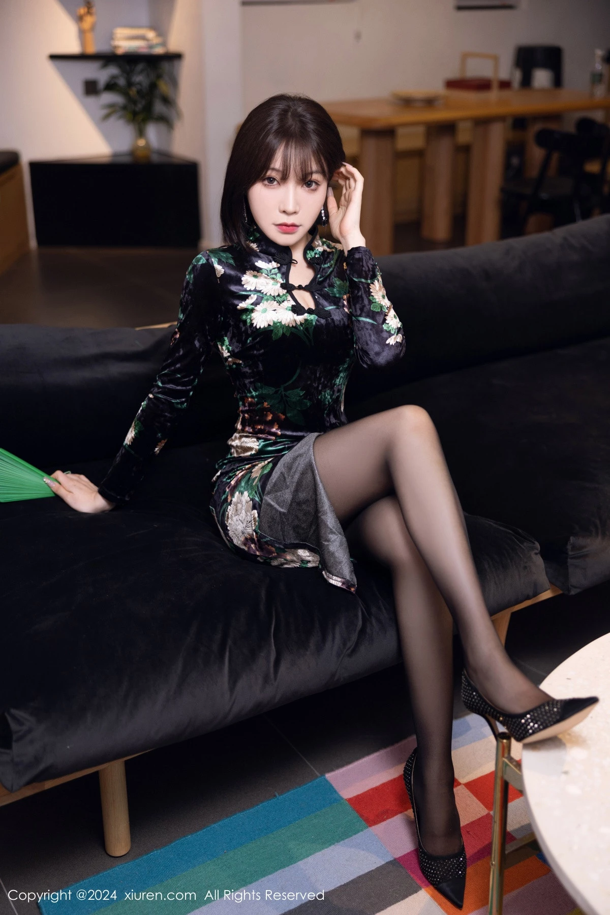 秀人集.com_[XiuRen秀人网]No.8876_女神徐莉芝Booty性感深色图案旗袍配超薄黑丝秀曼妙身姿诱惑写真88P