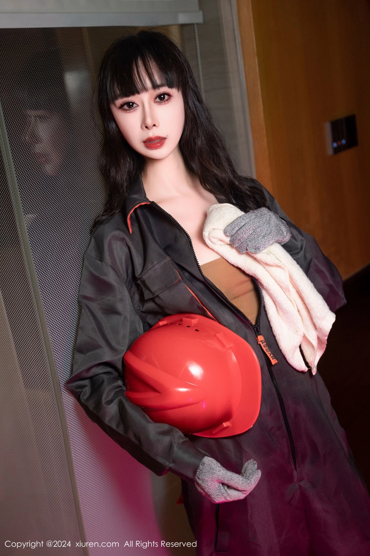 秀人集.com_[XiuRen秀人网]No.8938_模特宝宝甜维修工主题半脱露性感抹胸内衣秀曼妙身姿诱惑写真82P