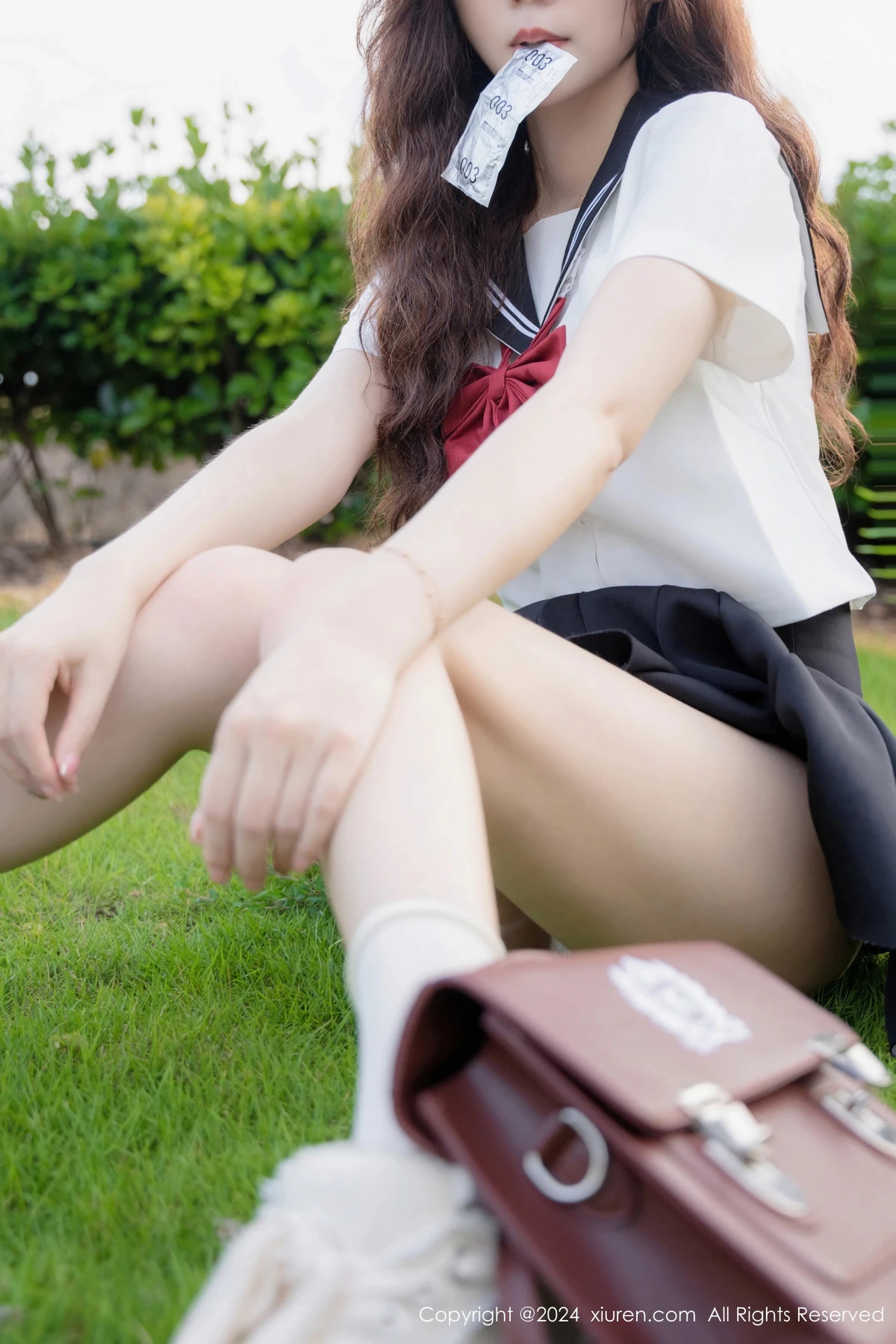 秀人集.com_[XiuRen秀人网]No.8948_新人模特拍黄瓜girl性感JK制服露白色蕾丝内衣秀曼妙身姿诱惑写真81P