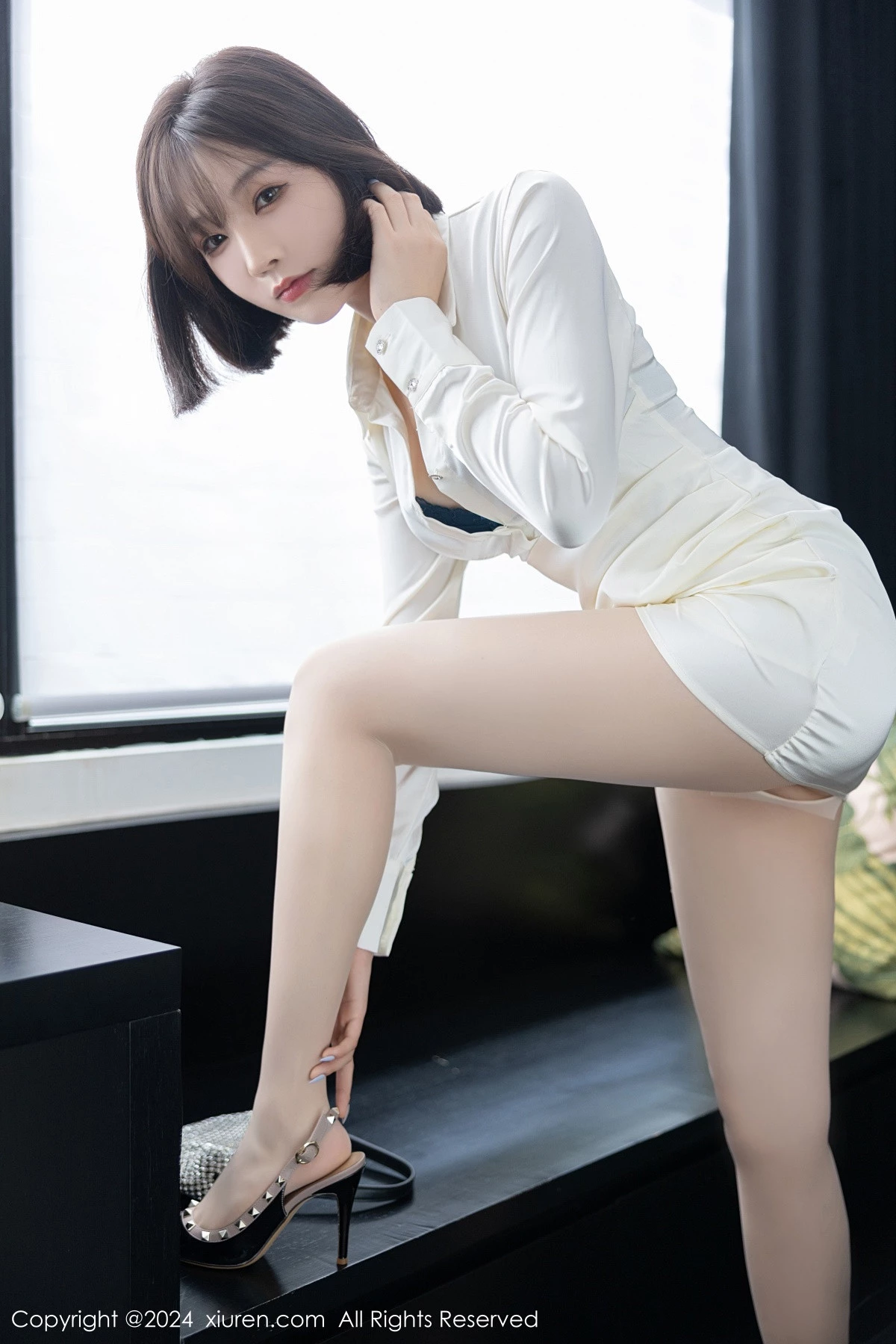 秀人集.com_[XiuRen秀人网]No.8963_女神徐莉芝Booty性感白色服饰露蓝色内衣配白丝袜迷人诱惑写真87P