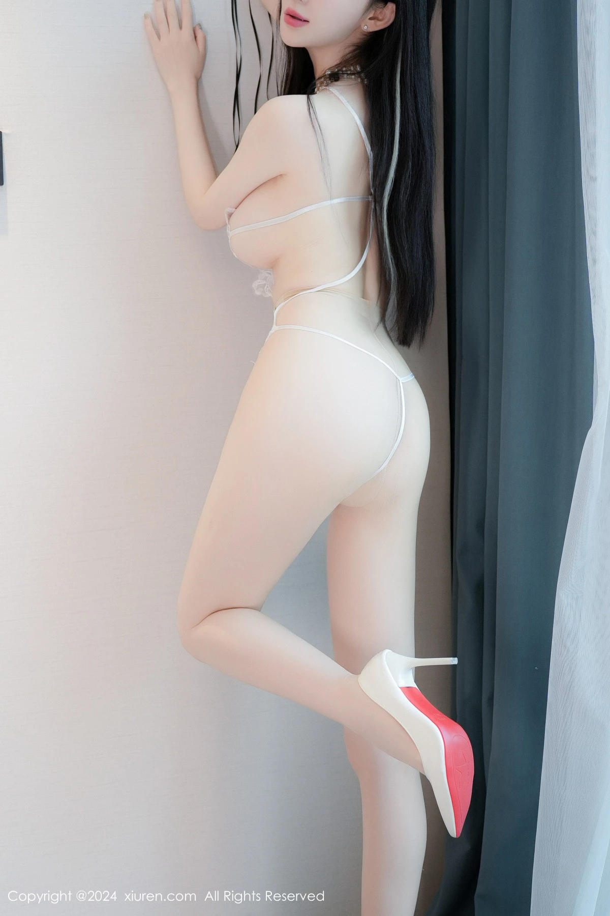 秀人集.com_[XiuRen秀人网]No.8973_模特田兮白性感白色情趣内衣配超薄肉丝秀丰腴身姿惹火诱惑写真64P