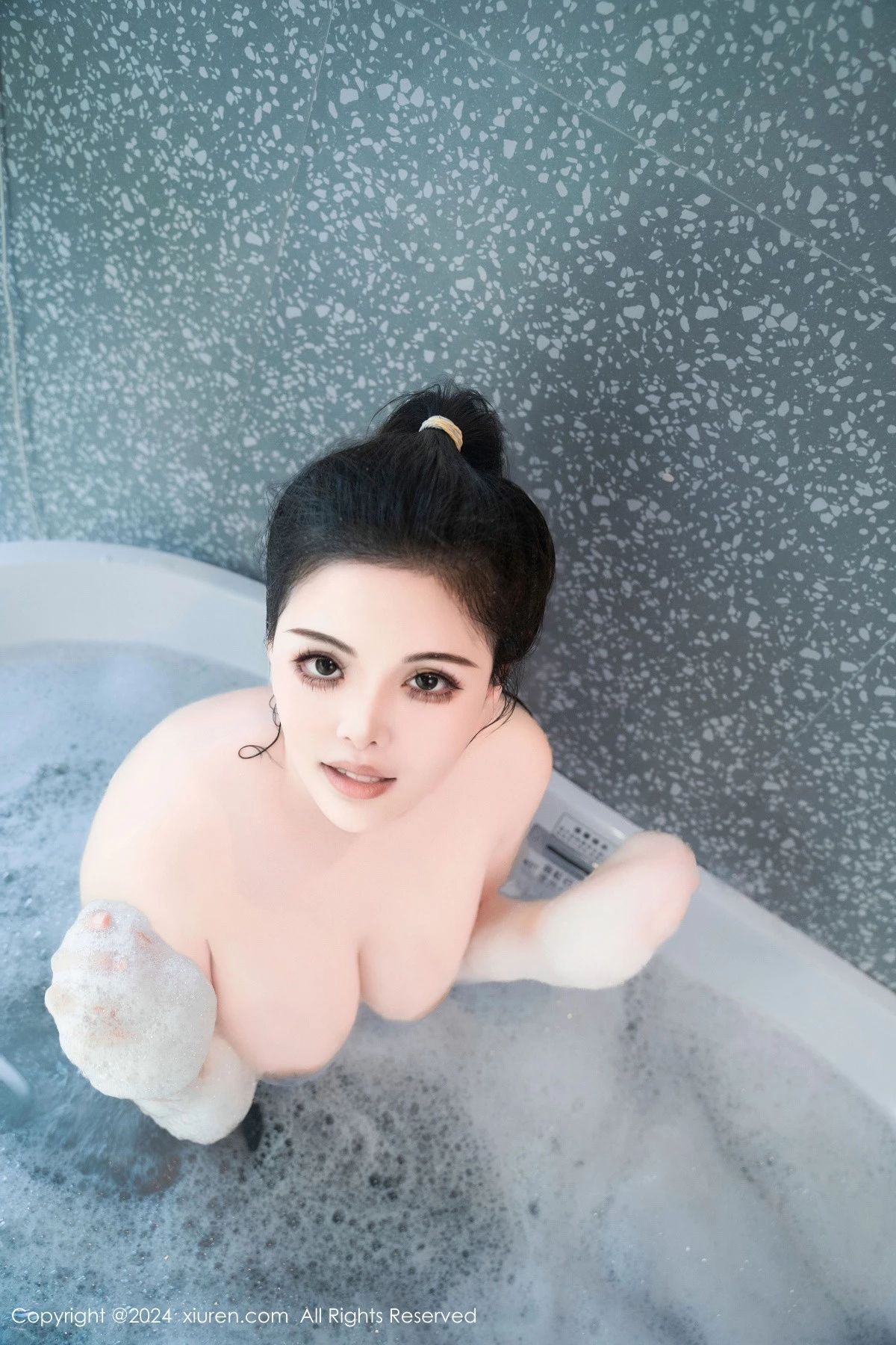 秀人集.com_[XiuRen秀人网]No.8981_新人模特陈三穗浴室性感黑色服饰配黑丝袜泡泡浴湿身诱惑写真74P
