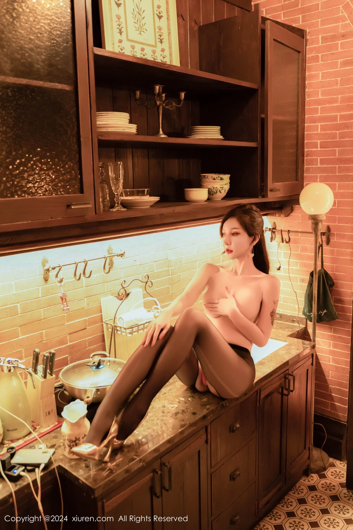 秀人集.com_[XiuRen秀人网]No.9005_模特陈怡曼私房性感红色布兜配开档黑丝秀丰满身材诱惑撩人写真91P