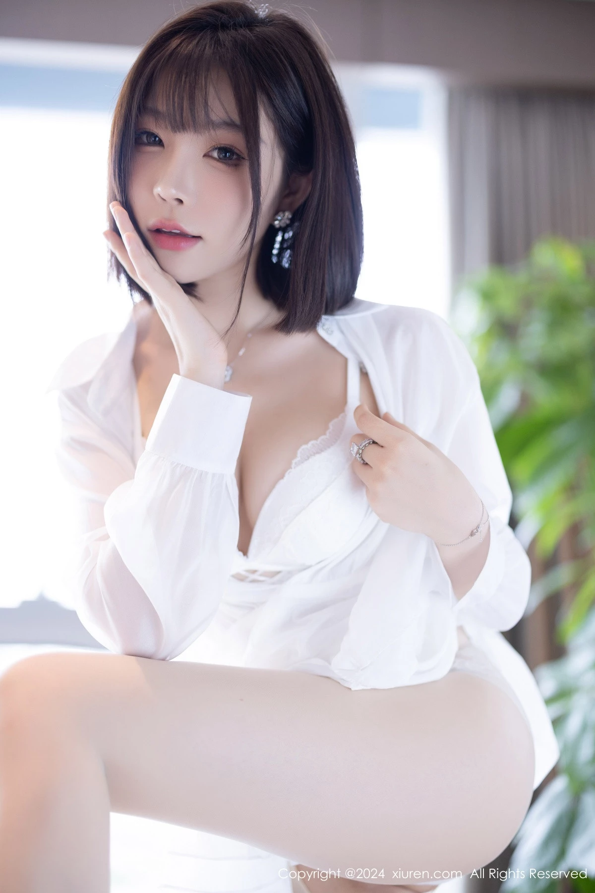 秀人集.com_[XiuRen秀人网]No.9020_女神徐莉芝Booty性感白色连衣短裙配开档白丝秀完美身材诱惑写真94P