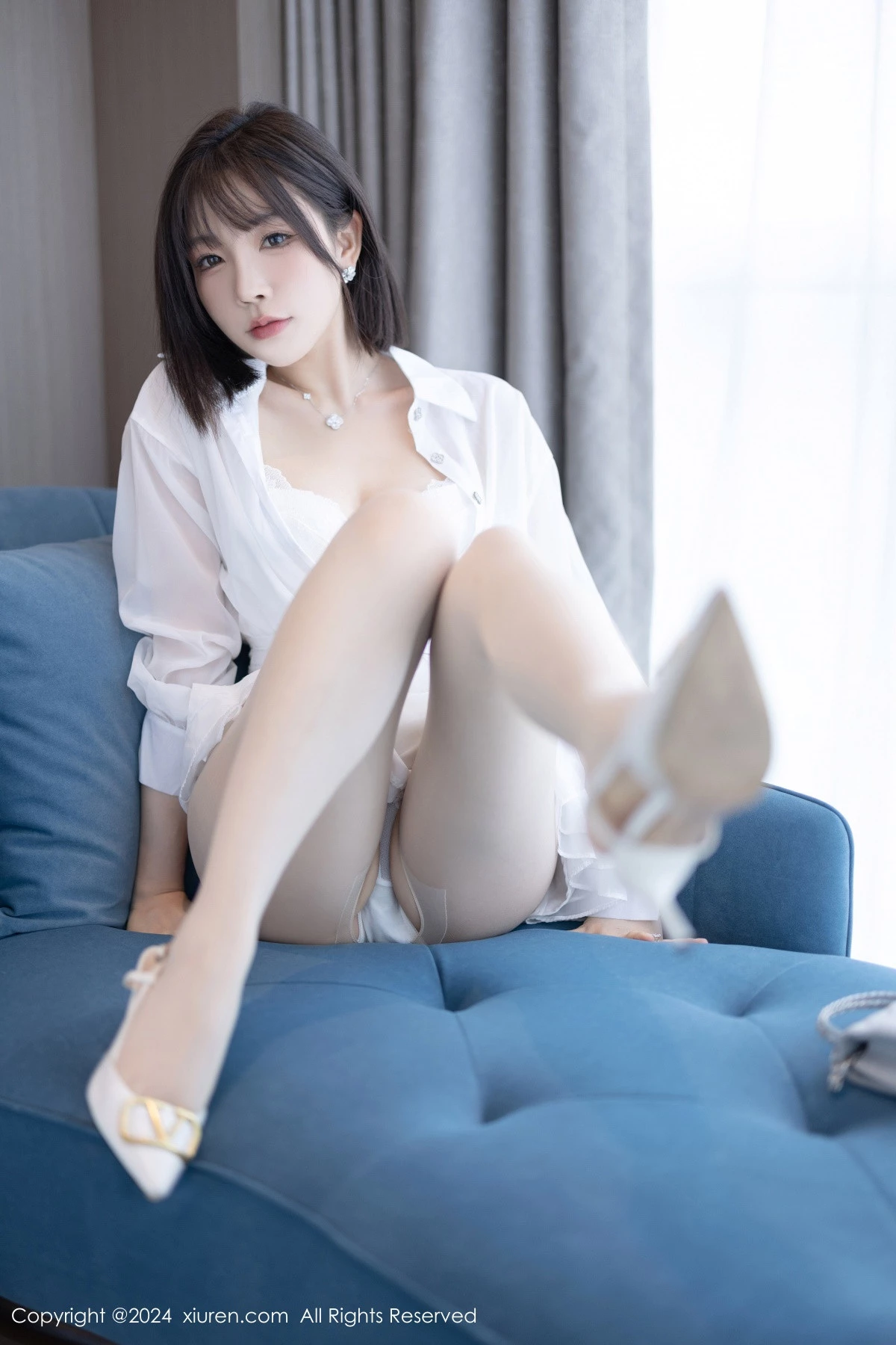 秀人集.com_[XiuRen秀人网]No.9020_女神徐莉芝Booty性感白色连衣短裙配开档白丝秀完美身材诱惑写真94P