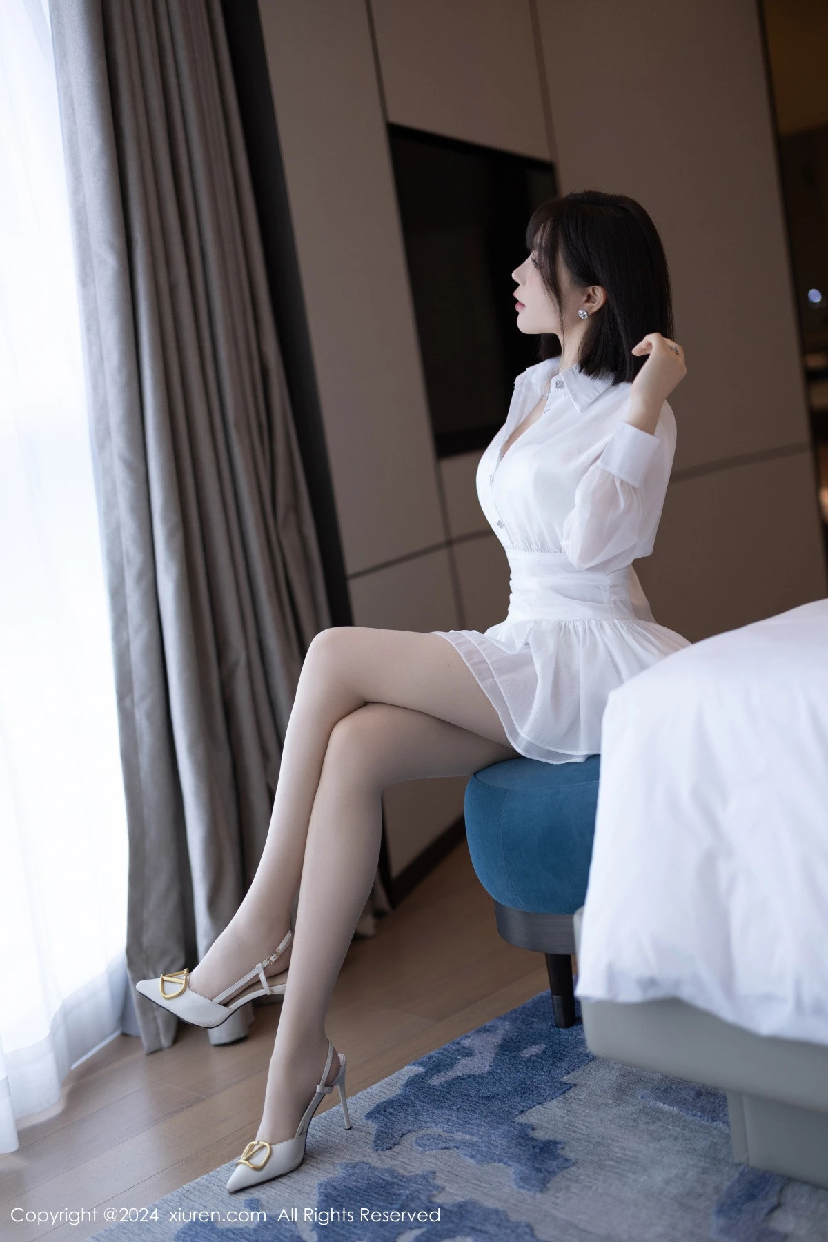 秀人集.com_[XiuRen秀人网]No.9020_女神徐莉芝Booty性感白色连衣短裙配开档白丝秀完美身材诱惑写真94P