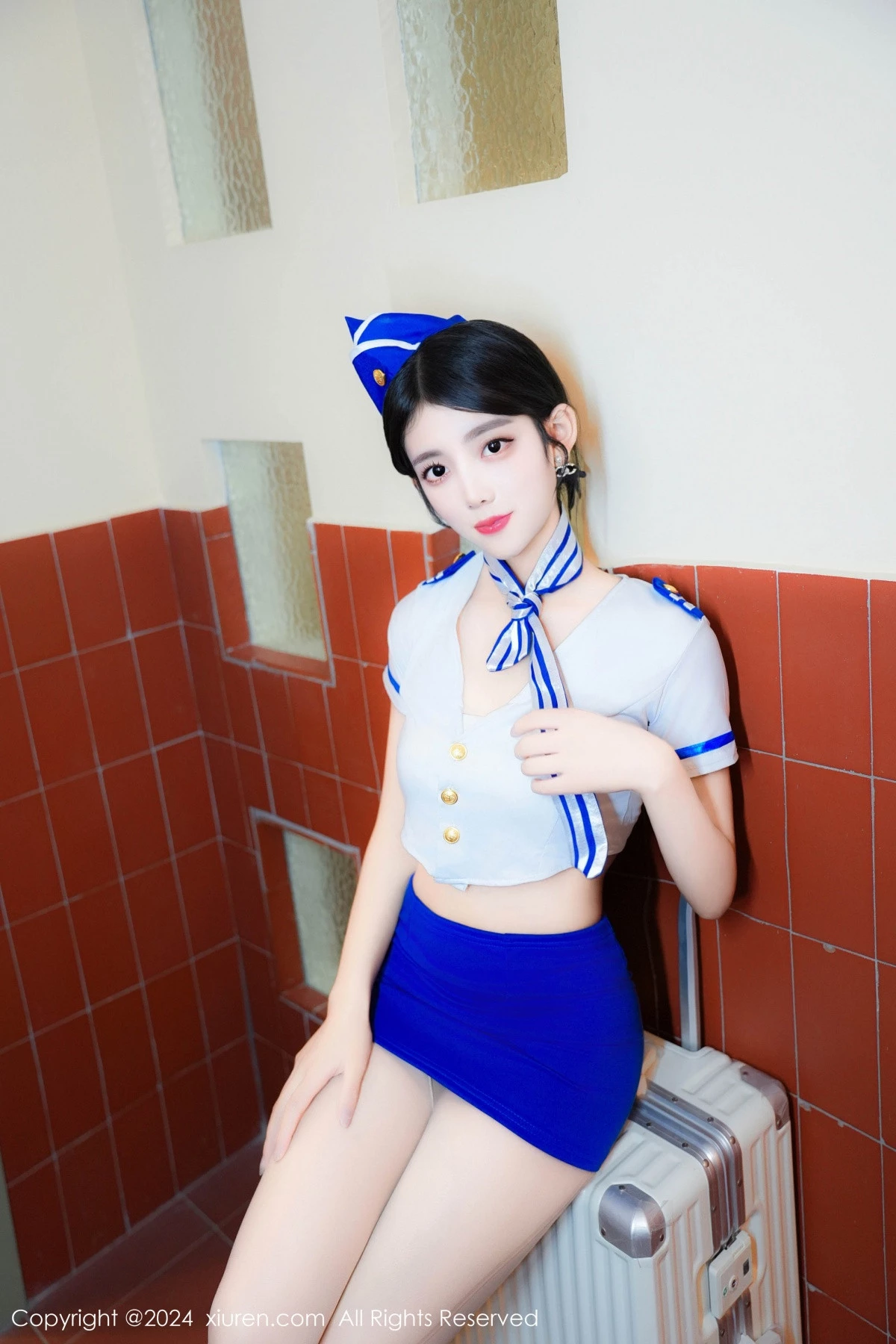 秀人集.com_[XiuRen秀人网]No.9023_模特美少女@性感白色空姐制服配超薄肉丝秀翘臀美腿诱惑写真65P