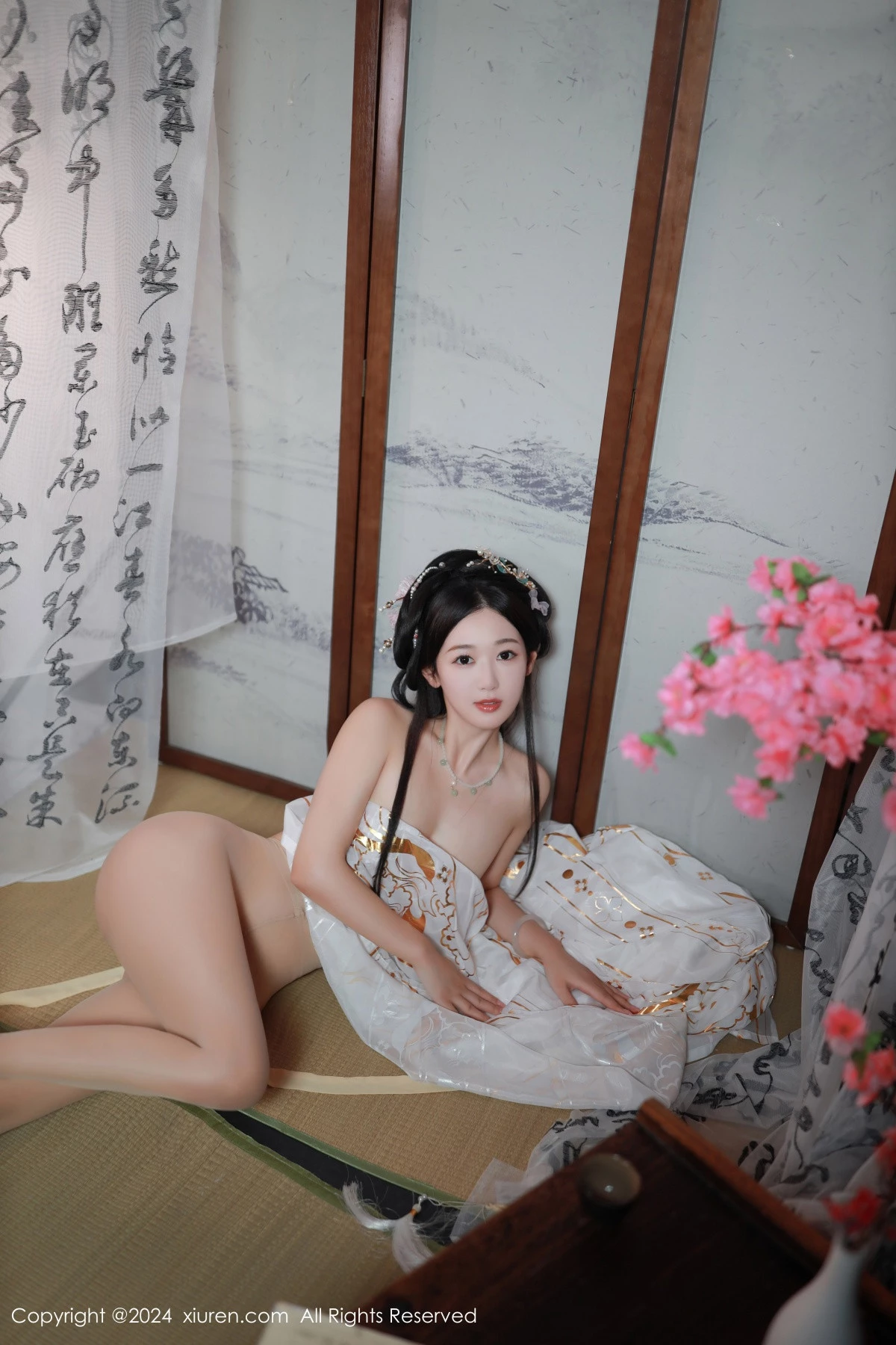 秀人集.com_[XiuRen秀人网]No.8898_模特唐安琪性感浅色古装服饰配超薄无内肉丝秀曼妙身姿诱惑写真81P