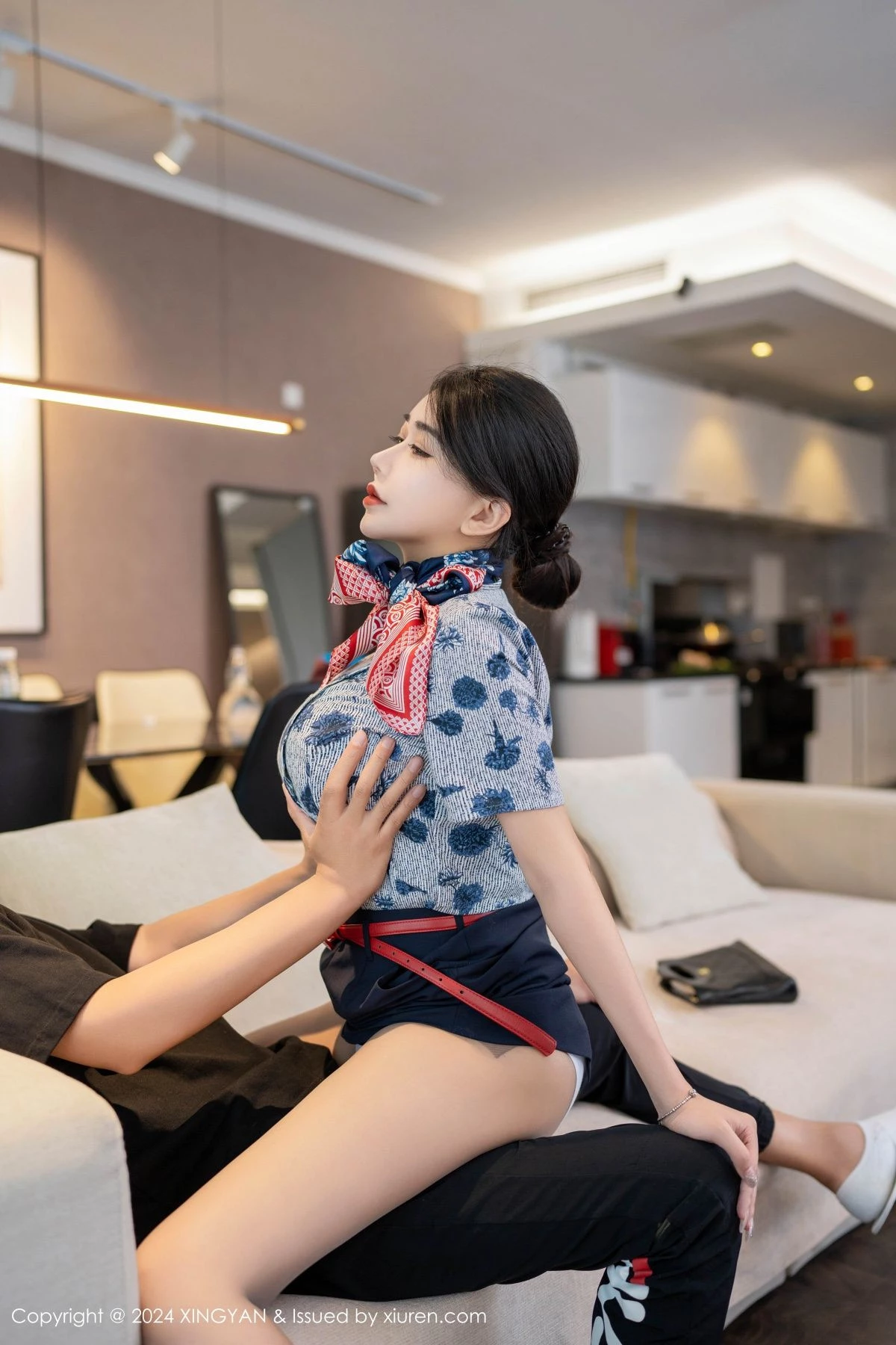 秀人集.com_[XINGYAN星颜社]VOL.259_模特李若汐ci性感空姐制服配超薄肉丝秀丰腴身材完美诱惑写真81P