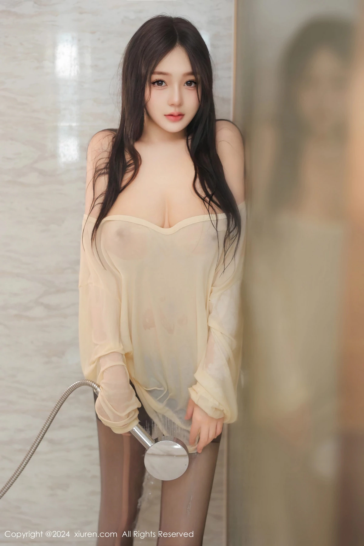 秀人集.com_[XiuRen秀人网]No.9089_模特柚柚小奶瓶性感浅色服饰配超薄黑丝秀凹凸身材撩人诱惑写真81P