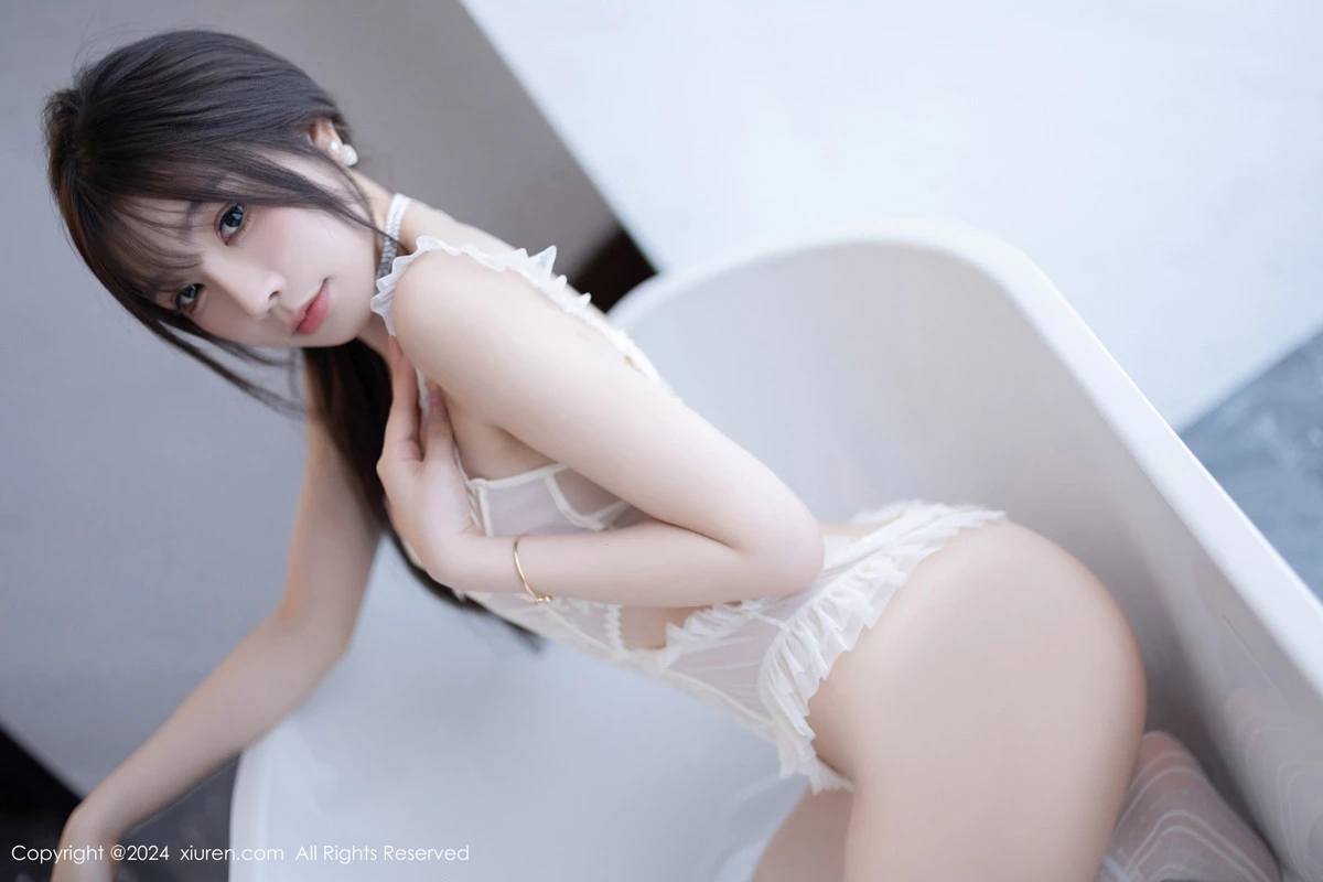 秀人集.com_[XiuRen秀人网]No.9101_女神徐莉芝Booty白色连衣裙露白色蕾丝内衣配白丝吊袜诱惑写真90P