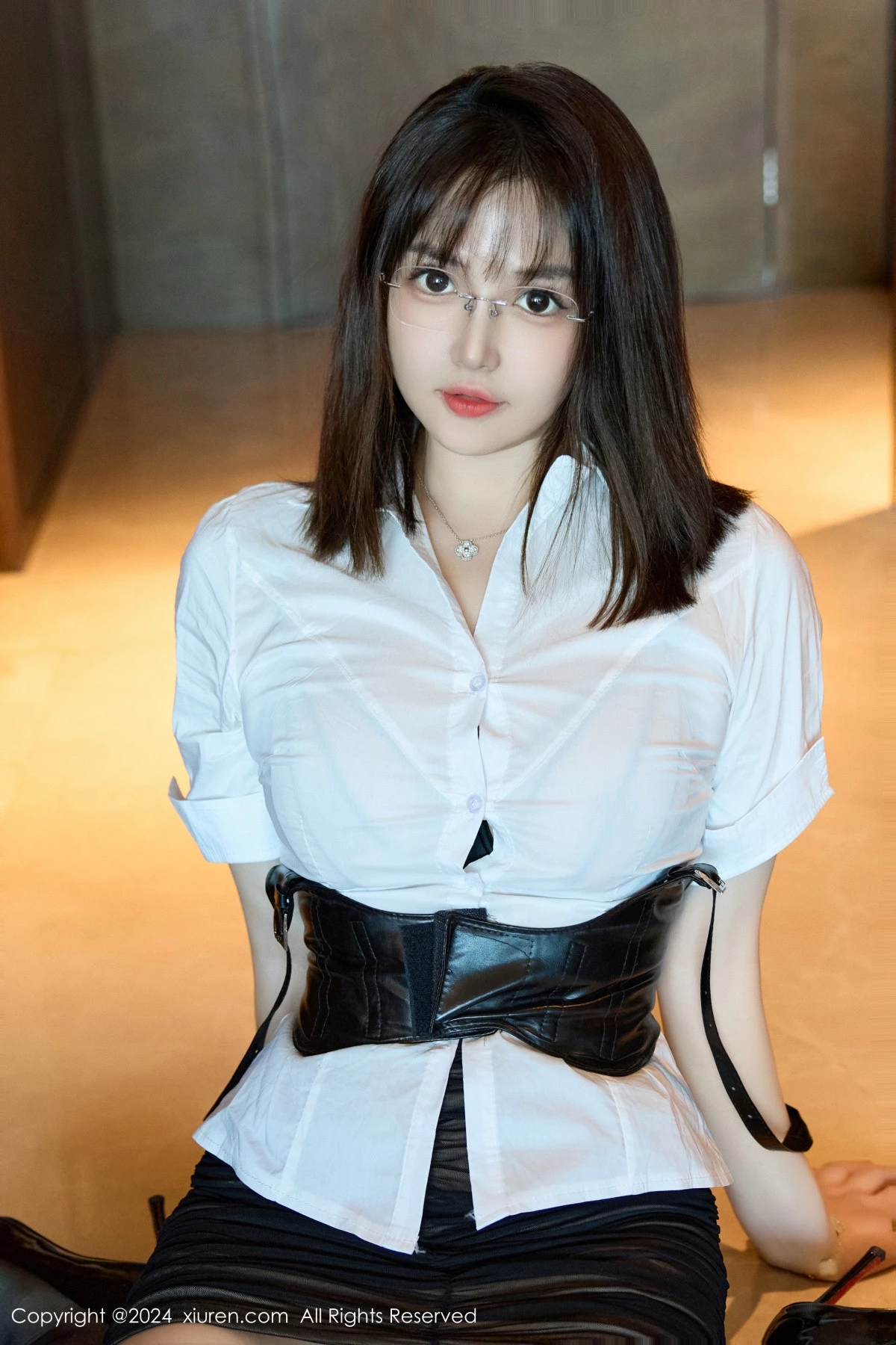 秀人集.com_[XiuRen秀人网]No.9104_模特养乐多Doll性感白T配黑皮短裙露黑色情趣内衣秀完美身材写真51P