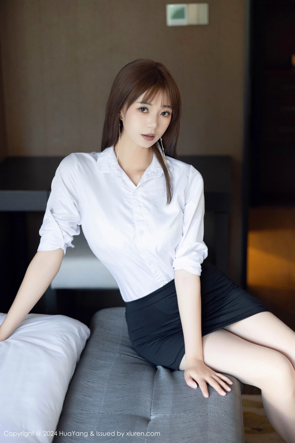 秀人集.com_[HuaYang花漾]Vol.604_模特宋-KiKi性感白T配黑色短裙露白色丝袜秀完美身材迷人写真75P