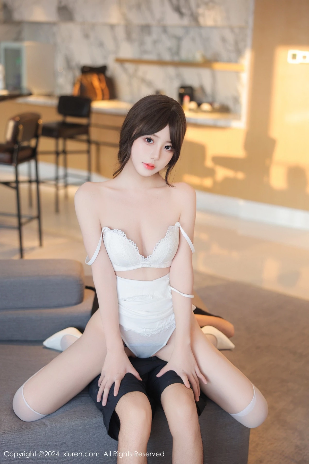 秀人集.com_[XiuRen秀人网]No.9121_模特桃妖夭性感白色连衣短裙配白色丝袜秀曼妙身姿迷人诱惑写真85P