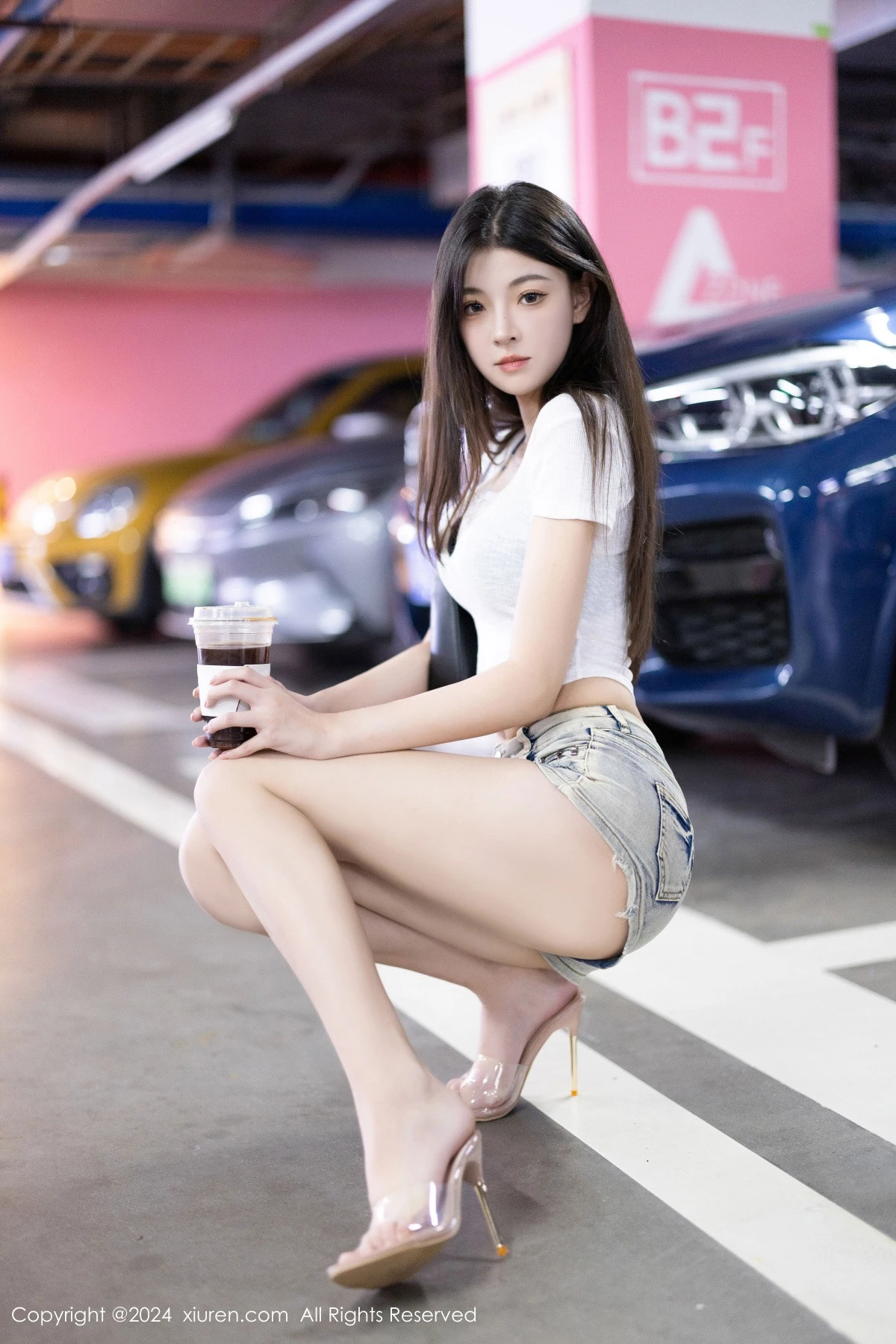 秀人集.com_[XiuRen秀人网]No.9141_新人模特初梦瑶性感白T配牛仔短裤露蓝色内衣秀曼妙身姿诱惑写真86P