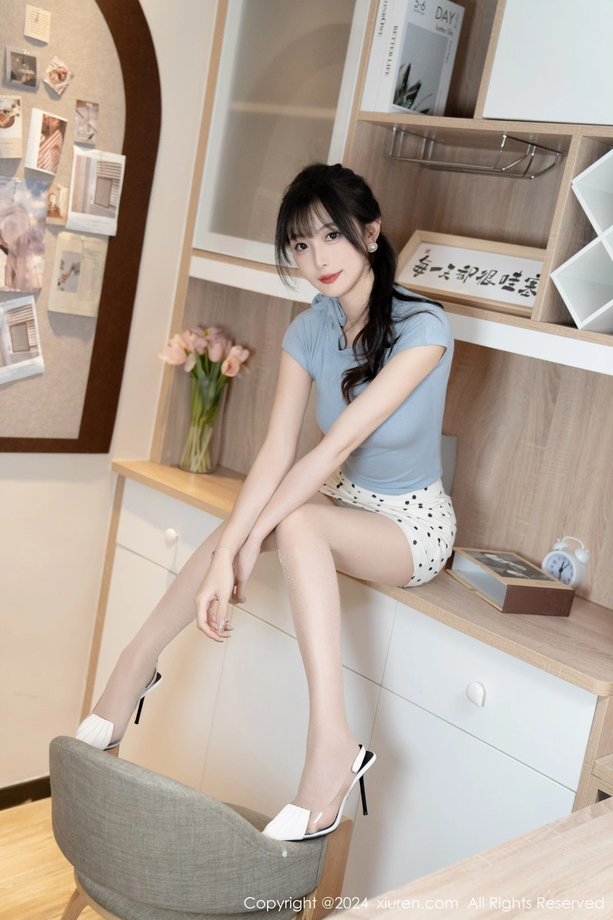 秀人集.com_[XiuRen秀人网]No.9054_模特林星阑蓝色短T配白短裙+粉色情趣服饰秀曼妙身姿诱惑写真99P