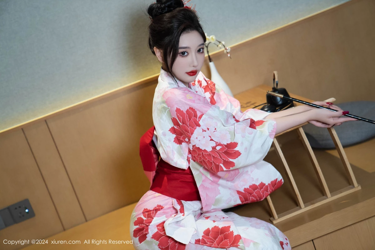 秀人集.com_[XiuRen秀人网]No.9208_女神杨晨晨性感红色花朵服饰露红色情趣内衣秀丰腴身材诱惑写真96P