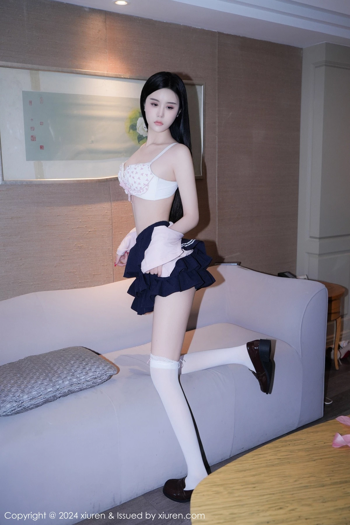 秀人集.com_[XiuRen秀人网]No.9224_模特Erikaki性感粉色JK制服配白色丝袜秀翘臀美腿撩人诱惑写真84P
