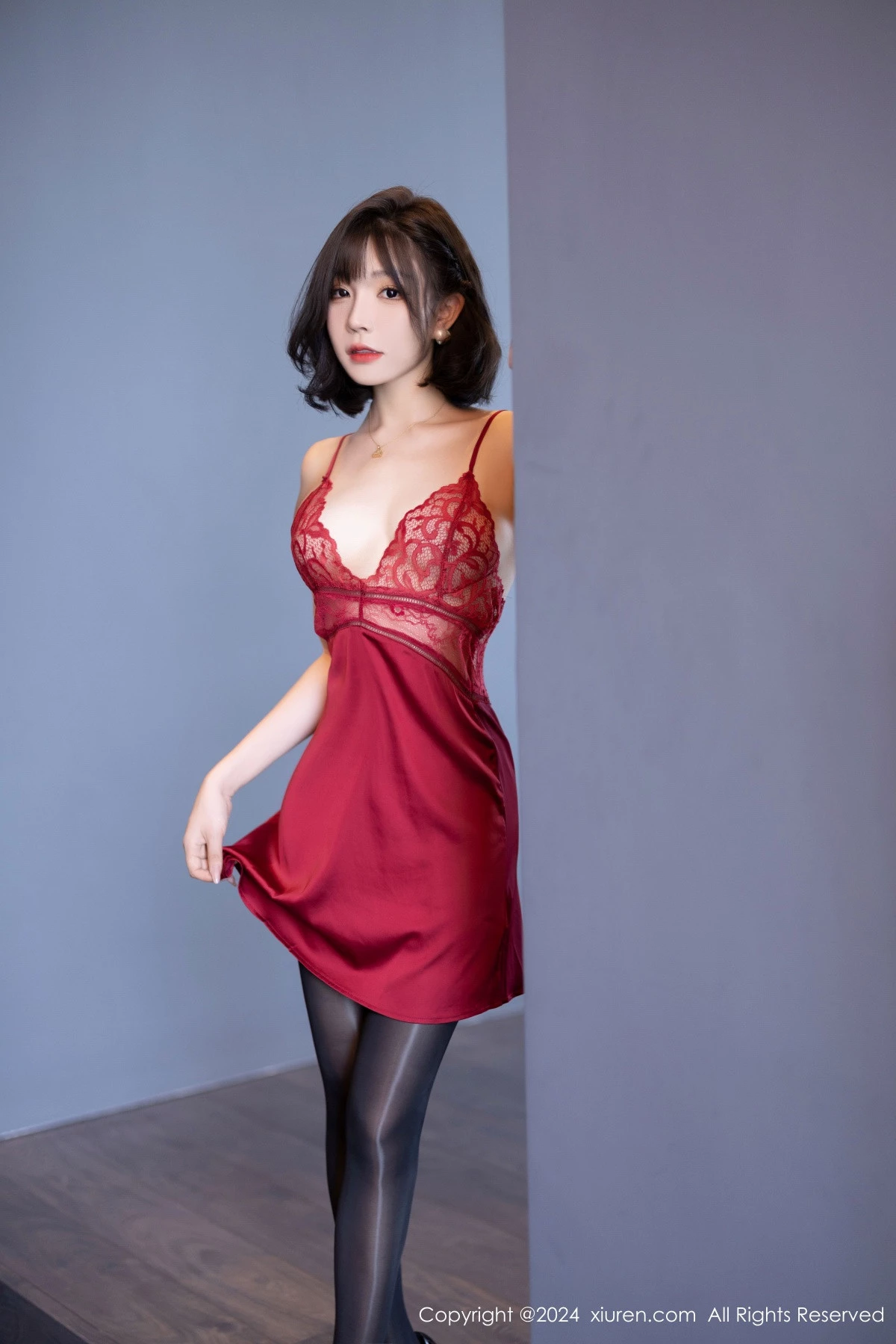 秀人集.com_[XiuRen秀人网]No.9229_女神徐莉芝Booty红色吊带连衣裙露情趣内衣秀曼妙身姿诱惑写真90P