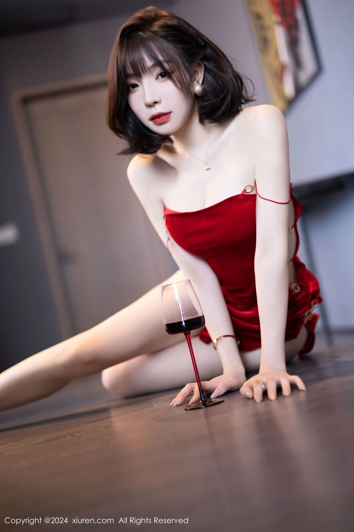 秀人集.com_[XiuRen秀人网]No.9229_女神徐莉芝Booty红色吊带连衣裙露情趣内衣秀曼妙身姿诱惑写真90P