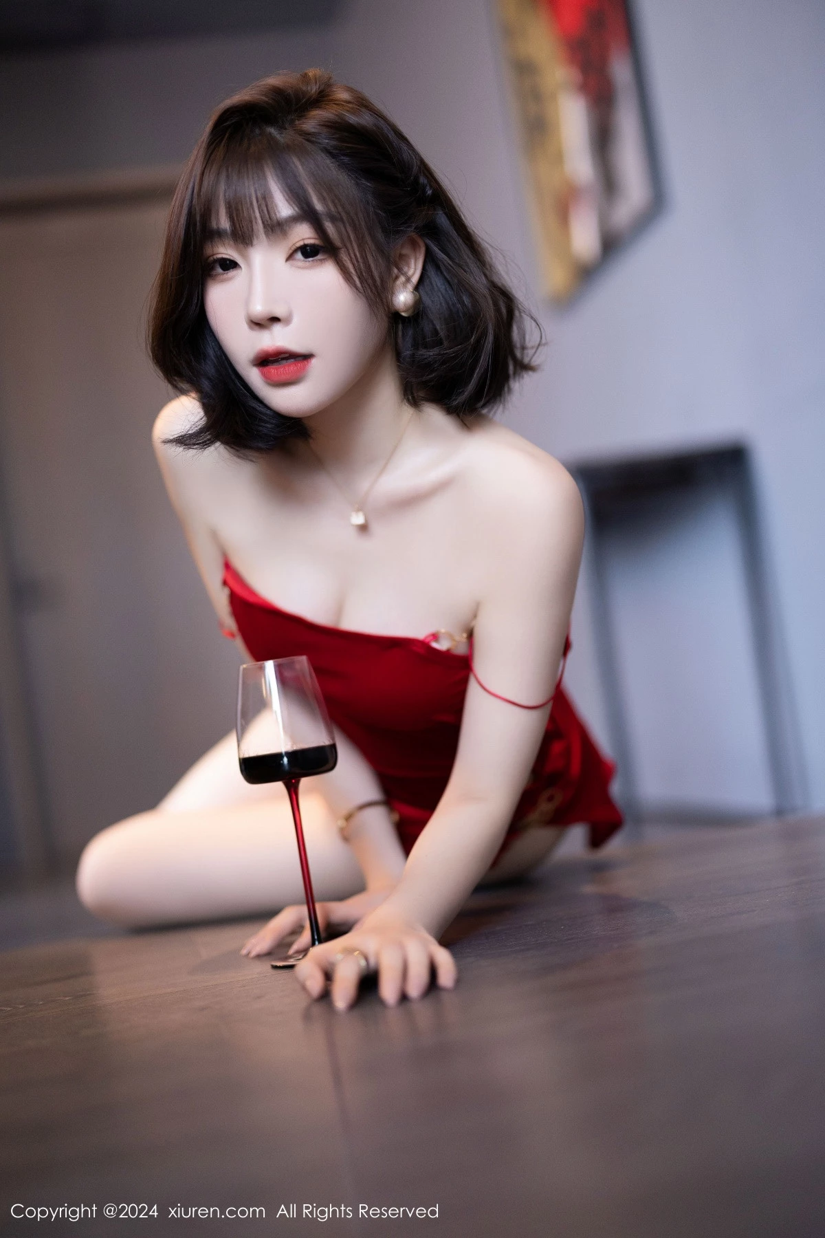 秀人集.com_[XiuRen秀人网]No.9229_女神徐莉芝Booty红色吊带连衣裙露情趣内衣秀曼妙身姿诱惑写真90P