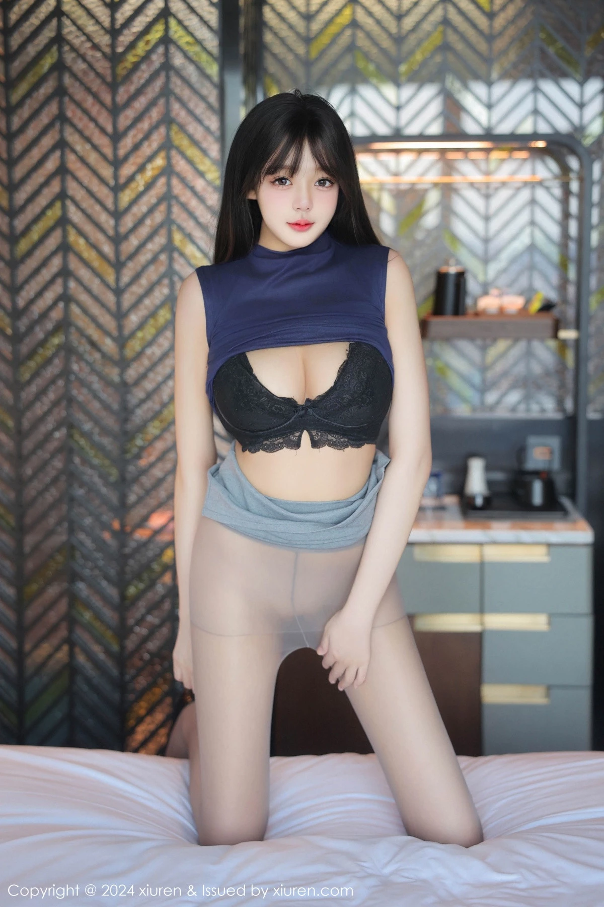 秀人集.com_[XiuRen秀人网]No.9233_模特柚柚小奶瓶性感黑色蕾丝内衣配超薄灰丝秀凹凸身材诱惑写真89P