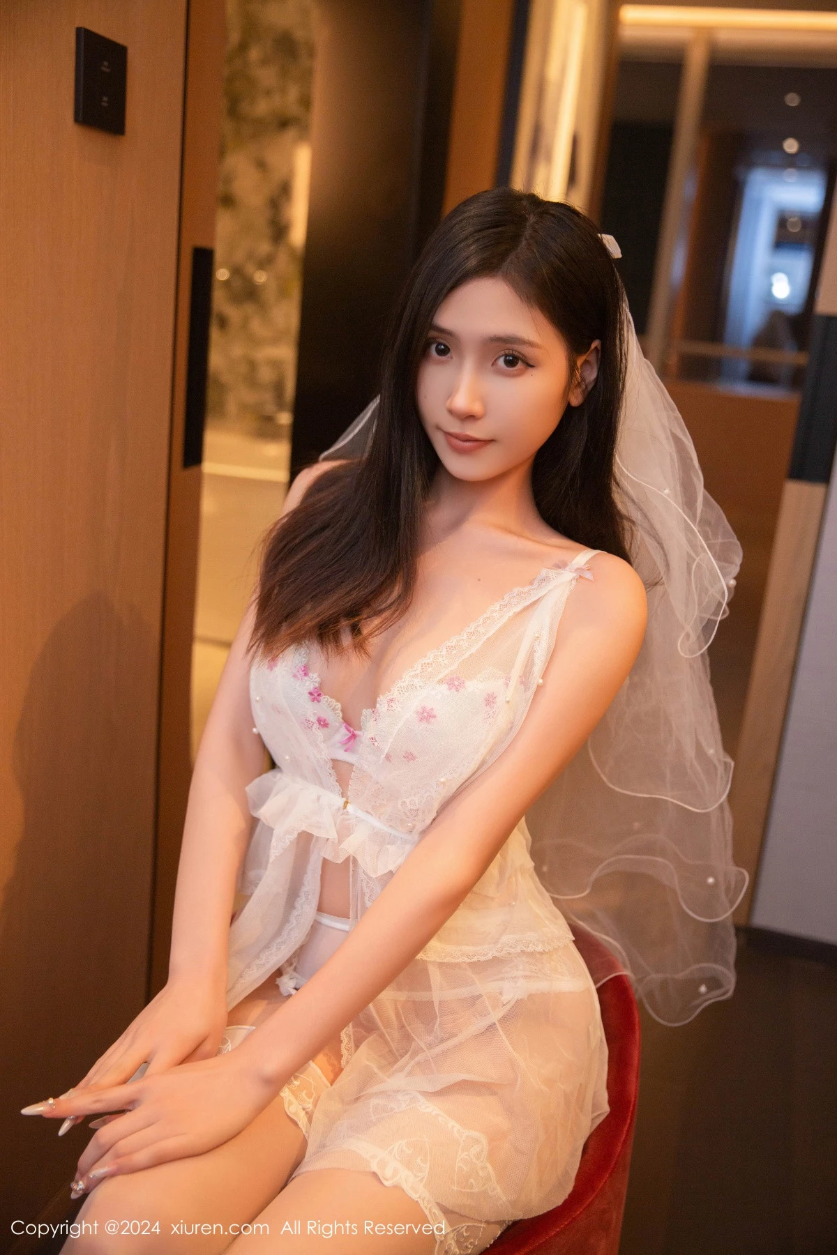 秀人集.com_[XiuRen秀人网]No.9272_模特刘婷婷私房性感白色婚纱配白丝吊袜秀完美身材撩人诱惑写真80P