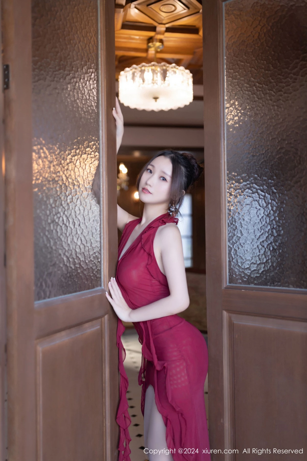 秀人集.com_[XiuRen秀人网]No.9297_模特杏子Yada性感红色连衣裙露情趣内衣配超薄肉丝完美诱惑写真85P