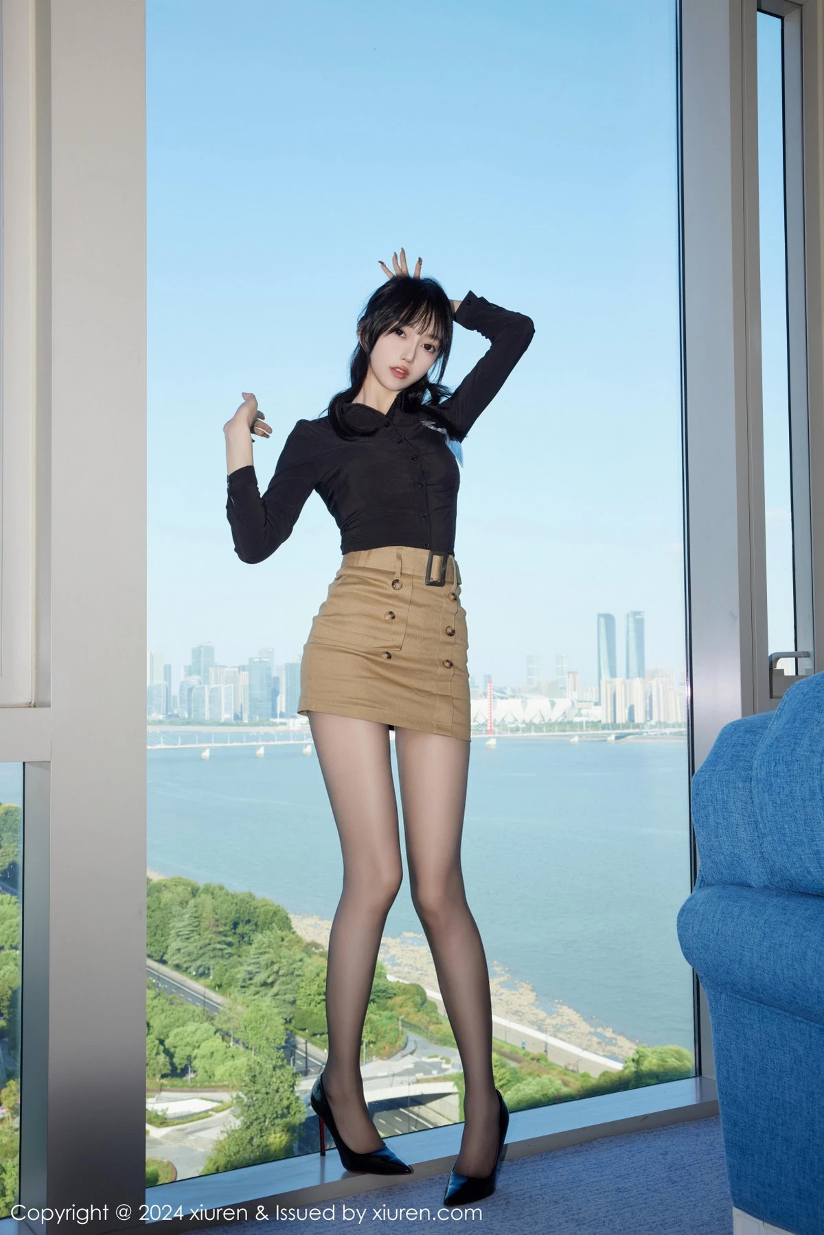 秀人集.com_[XiuRen秀人网]No.9309_模特玥儿玥er性感黑色情趣服饰配开档黑丝秀曼妙身姿诱惑写真72P