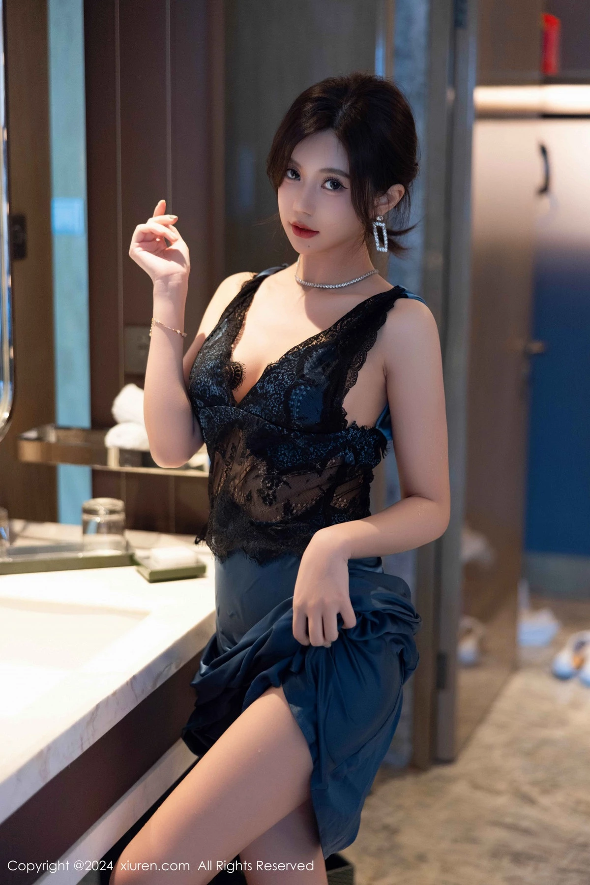秀人集.com_[XiuRen秀人网]No.9310_女神绮里嘉ula性感黑色蕾丝内衣配肉色丝袜秀完美身材诱惑写真94P