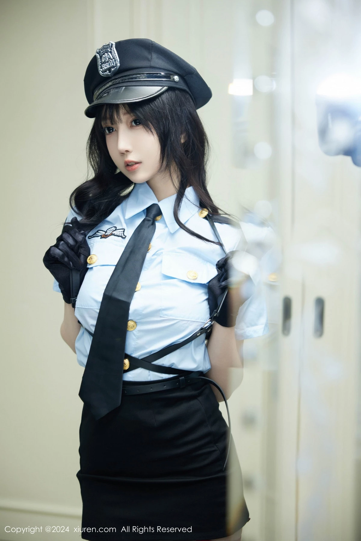 秀人集.com_[XiuRen秀人网]No.9185_模特玥儿玥er蓝色制服露情趣内衣配黑丝吊袜秀曼妙身姿诱惑写真67P